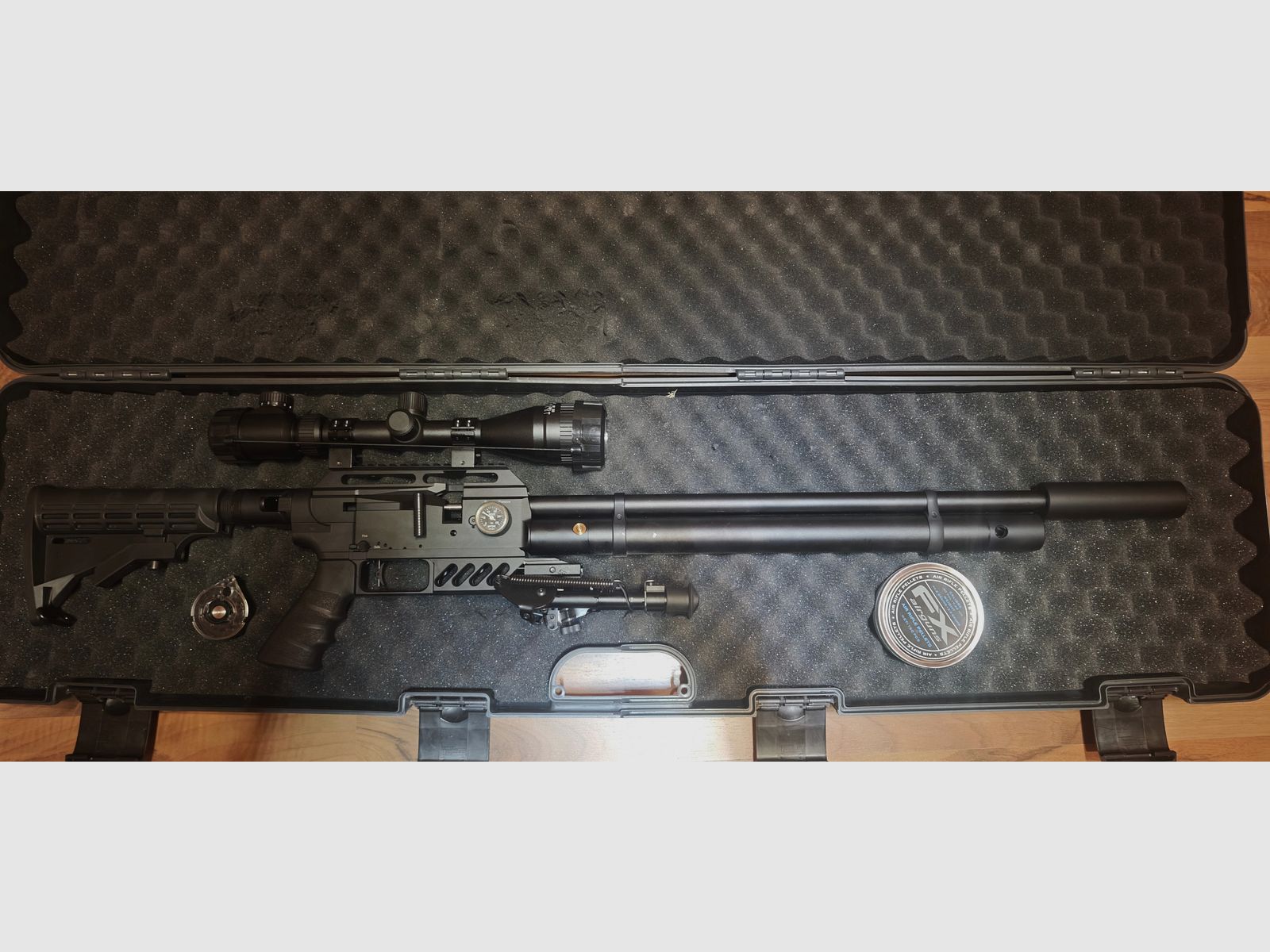 FX-Dreamline Tactical con marca F, calibre 7,62mm Diabolo, imagen 1 de 4