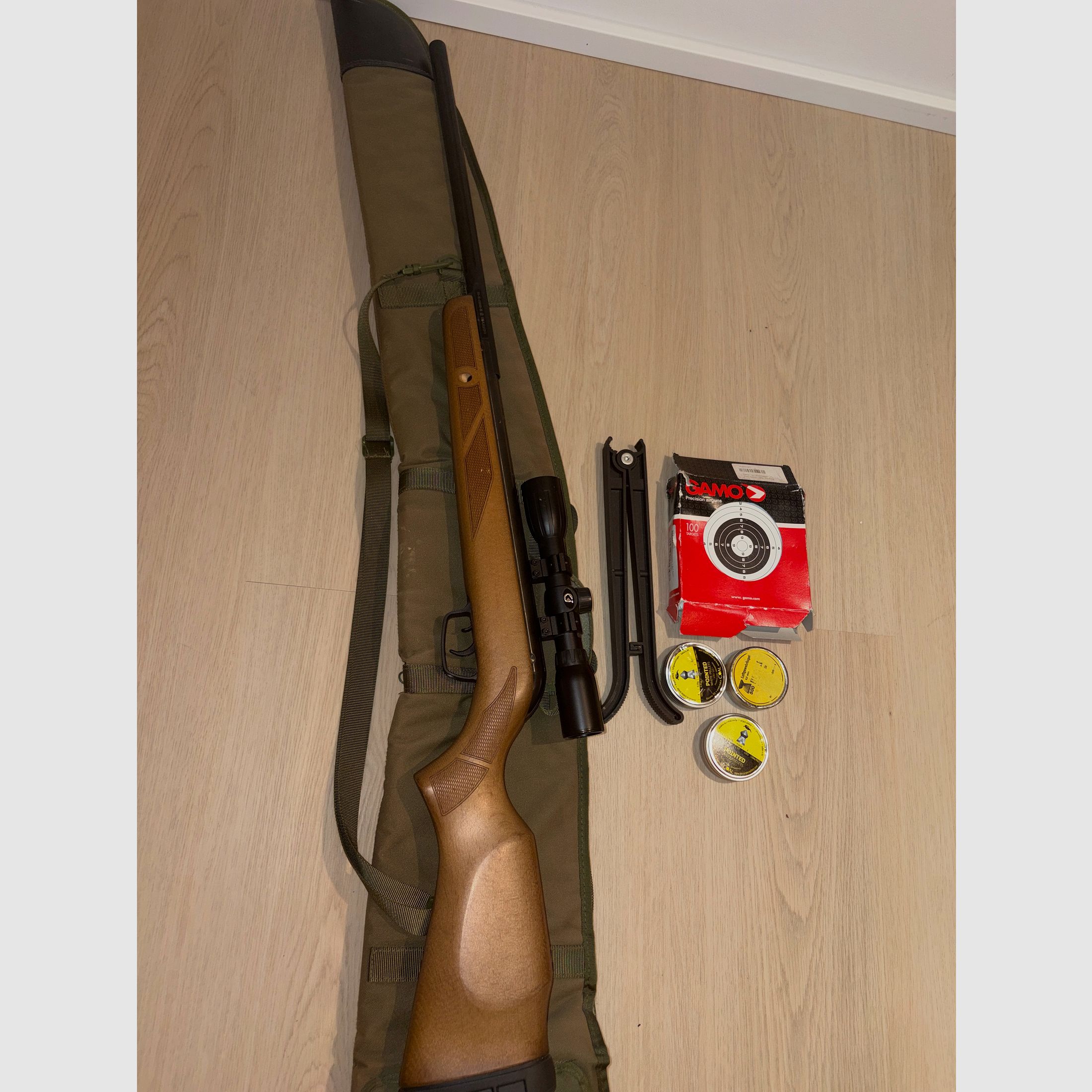 Gamo Big Cat 1250 4.5 mm air rifle complete set with scope, case & accessories