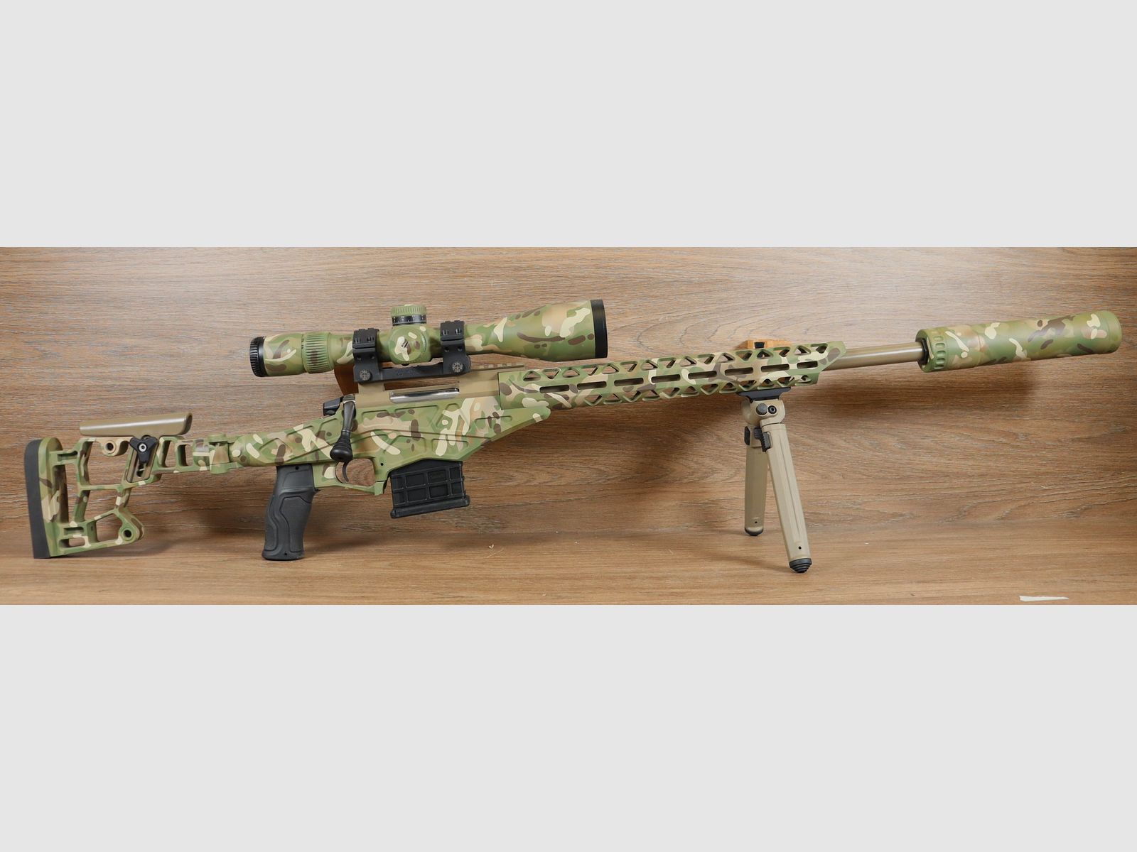 T18 Multicam + Zielfernrohr Vortex Venom 5-25×56 + Montage Eratac 20 MOA + Schalldämpfer B&T, Bild 3 von 4