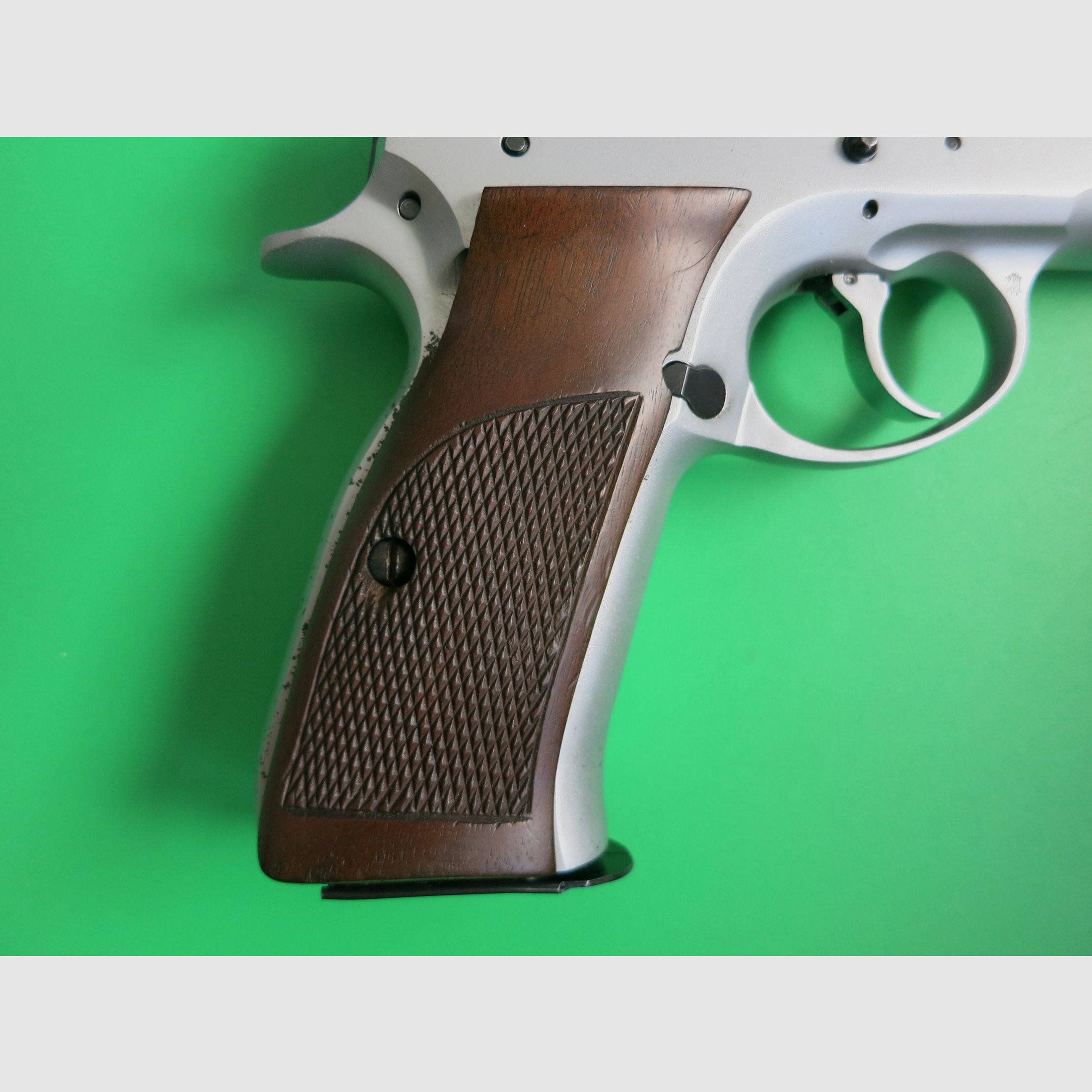 Brünner CZ75 DUO TONE o ČZ 75 (Česká zbrojovka), semiautomatica. Pistola auto caricatore calibro 9 × 19 mm       #28