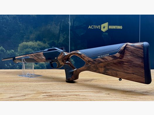 Blaser R8 Success Leder / HK 6 / Leder schwarz / Goldelemente / Standardkailber u. LL nach Wahl