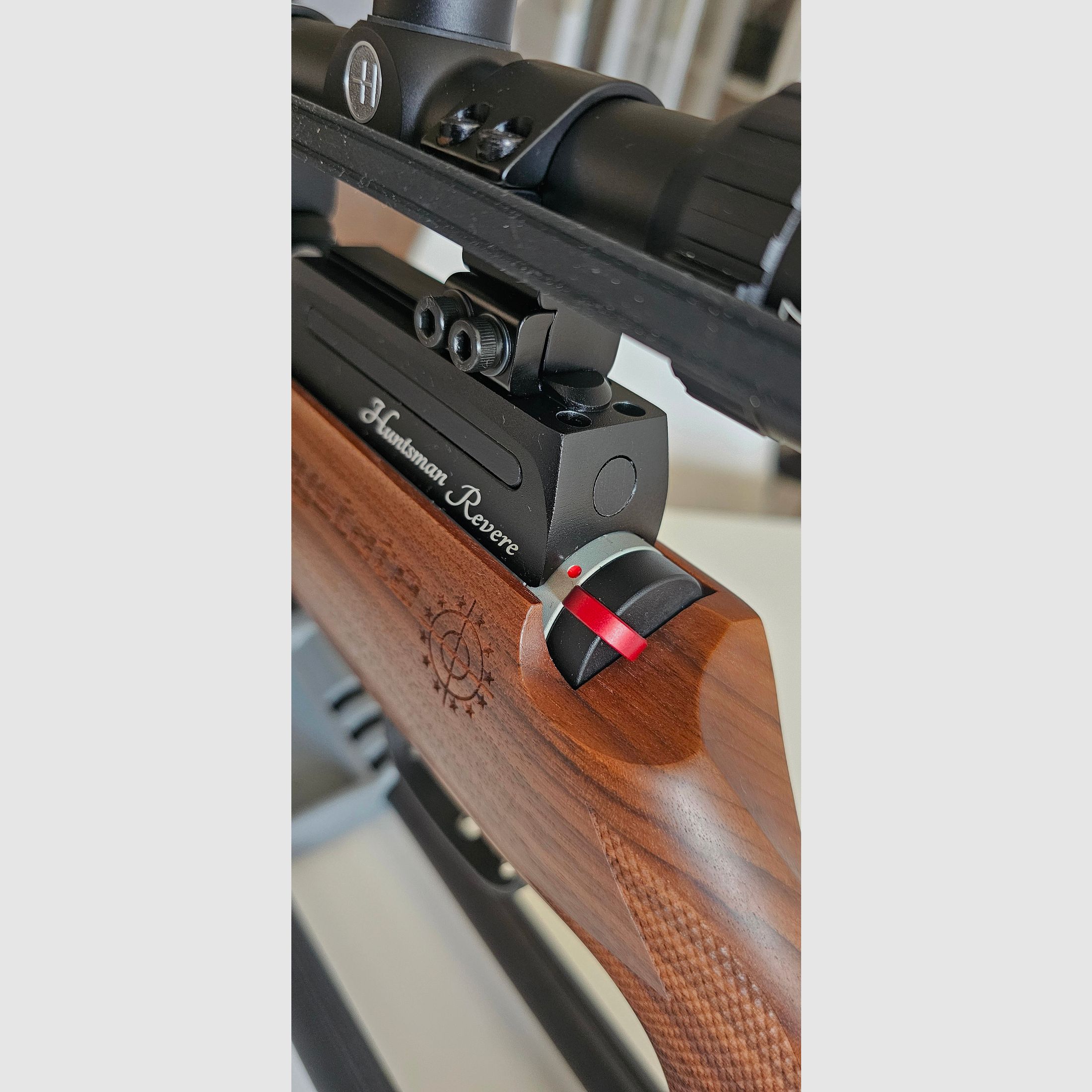 Daystate Huntsman Revere prawy w orzechu włoskim