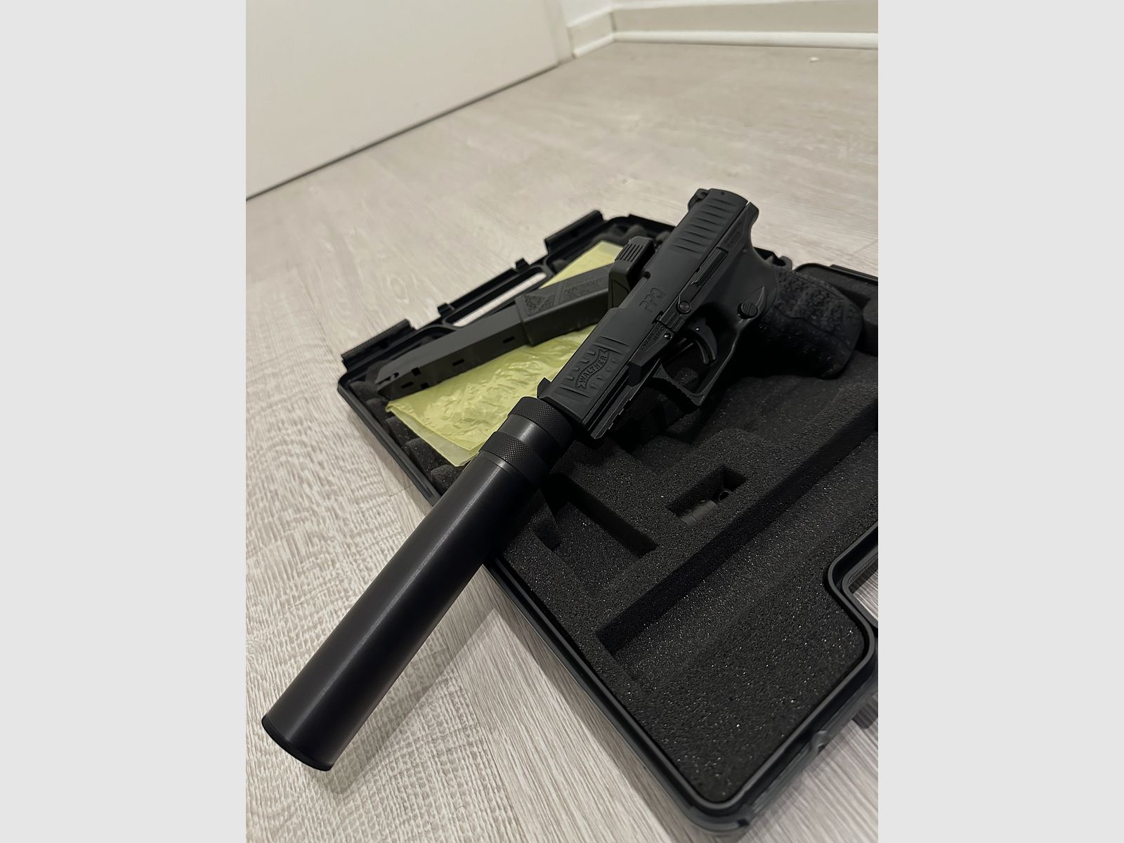 Walther PPQ Navy met 33 schots magazijn