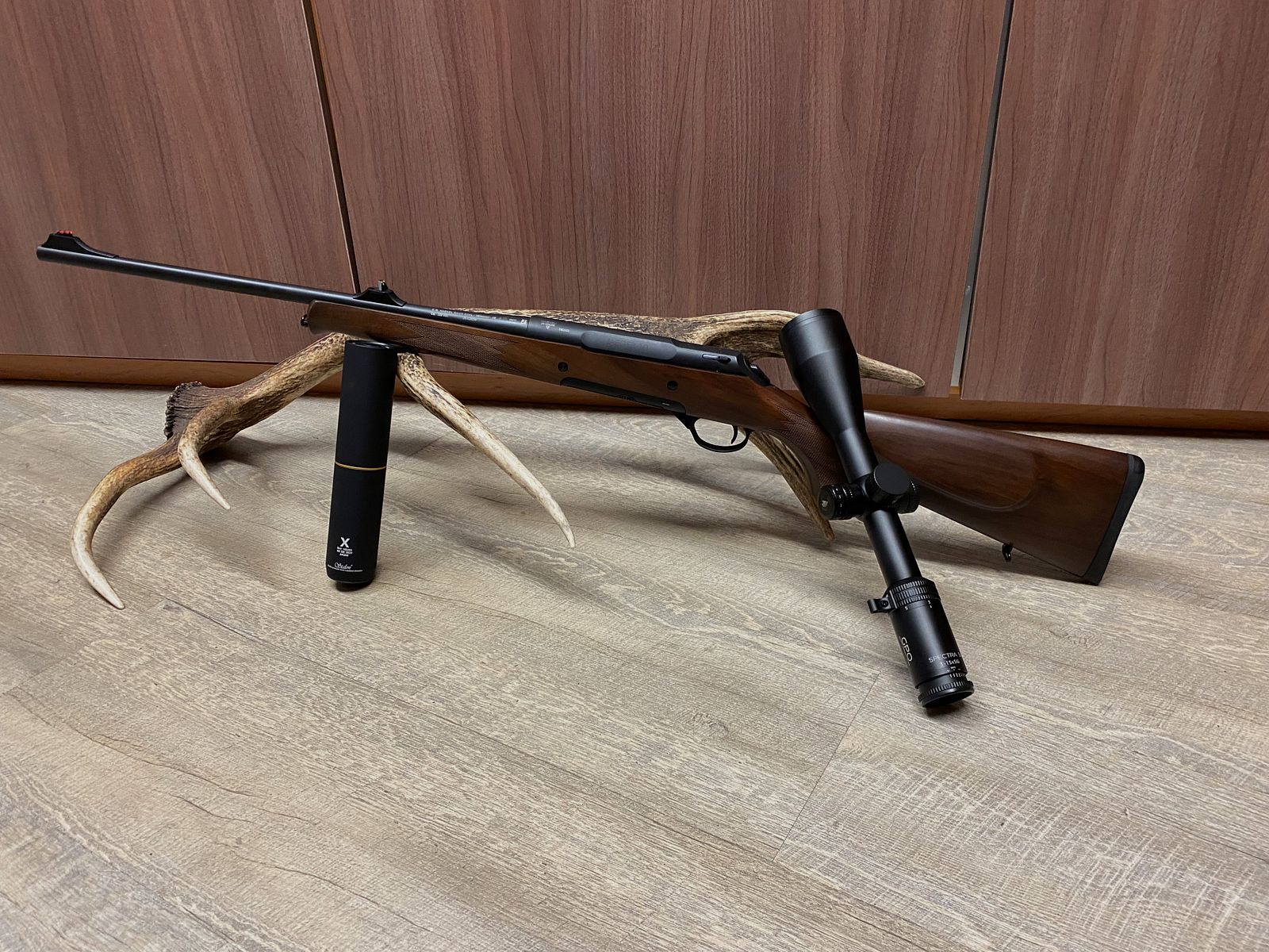 Haenel Jaeger 10, con GPO Spectra 5x 3-15x56 y Stalon X108
