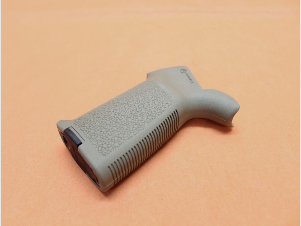 Magpul AR-15: Empuñadura de pistola Magpul MOE (MAG415-FDE) Polímero Tierra Oscura Plana