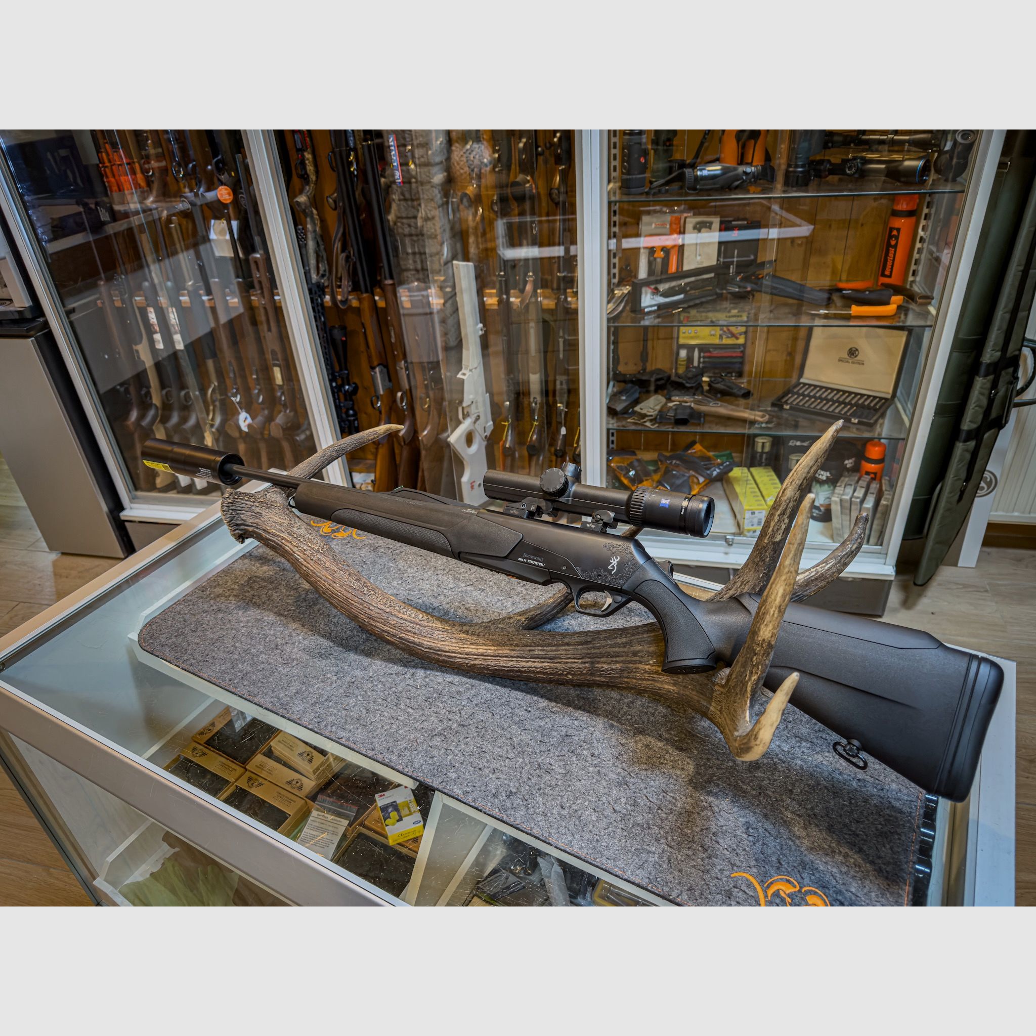 Browning BAR 4X mit Zeiss V6 1-6X24 und Hausken JD184 MK II