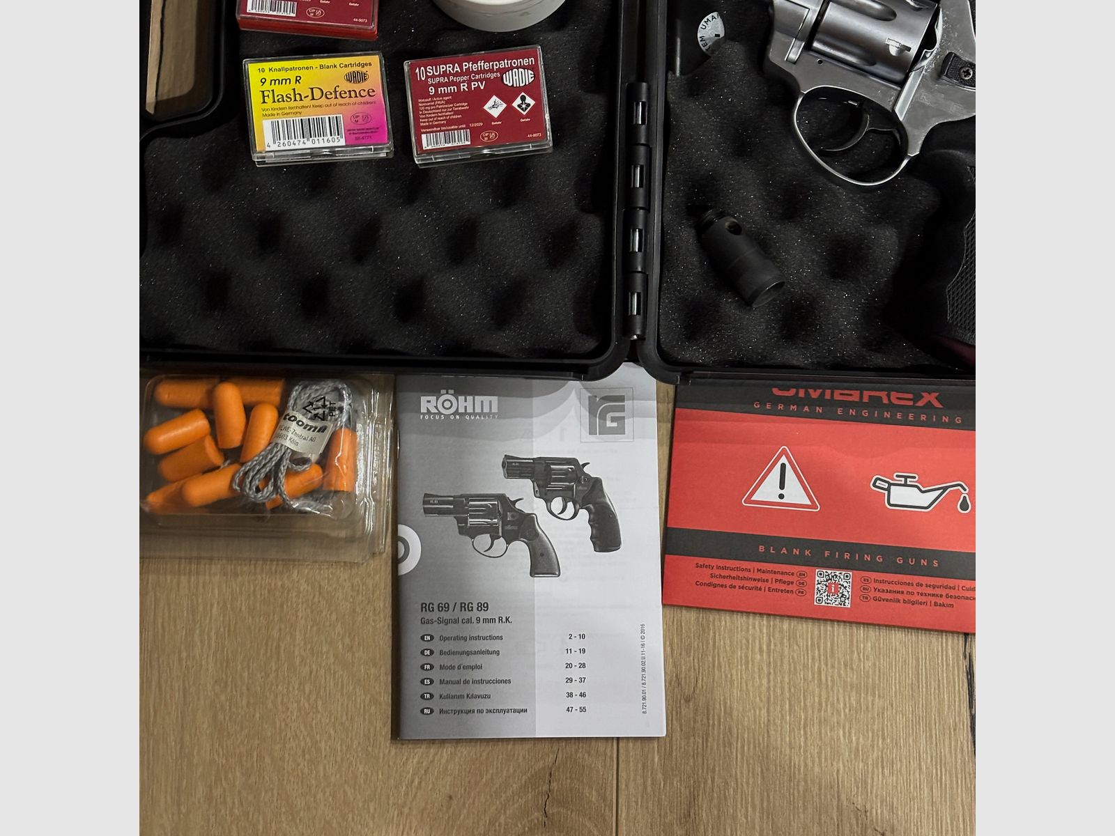 Revolver à blanc Röhm RG 89 en ensemble complet ! 123 coups )mm / 17x poivre 9mm / 7x Flash Defence 9mm / étui