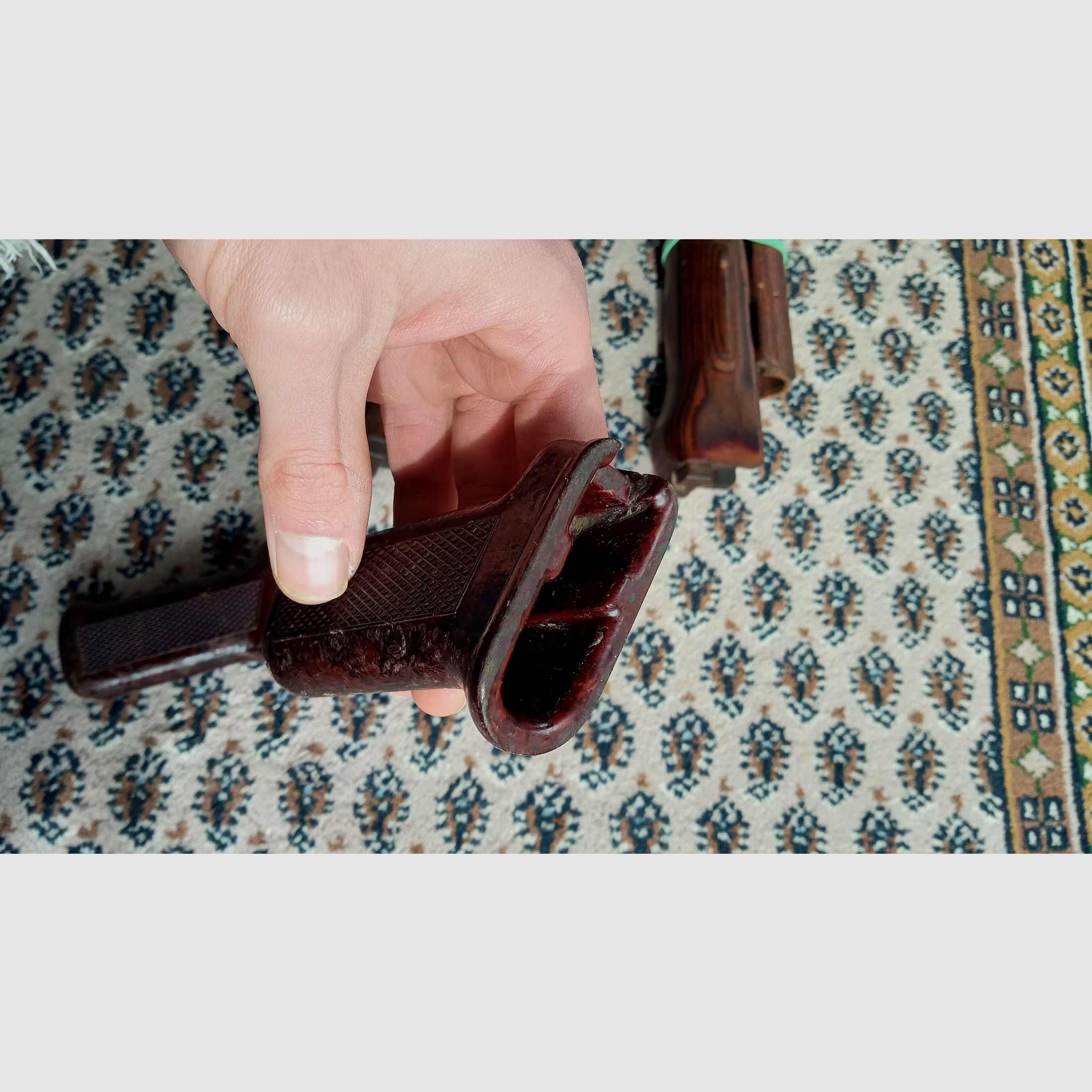 2 Sets Original Anbauteile inkl. Holz Laminat Handschutz und Bakelit Griff / AKM und AK74 