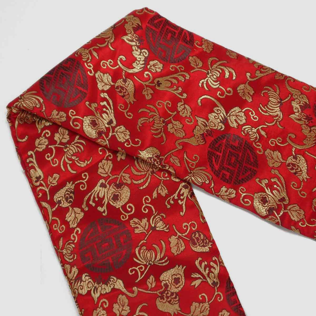 Rode zwaardtas met geborduurd patroon