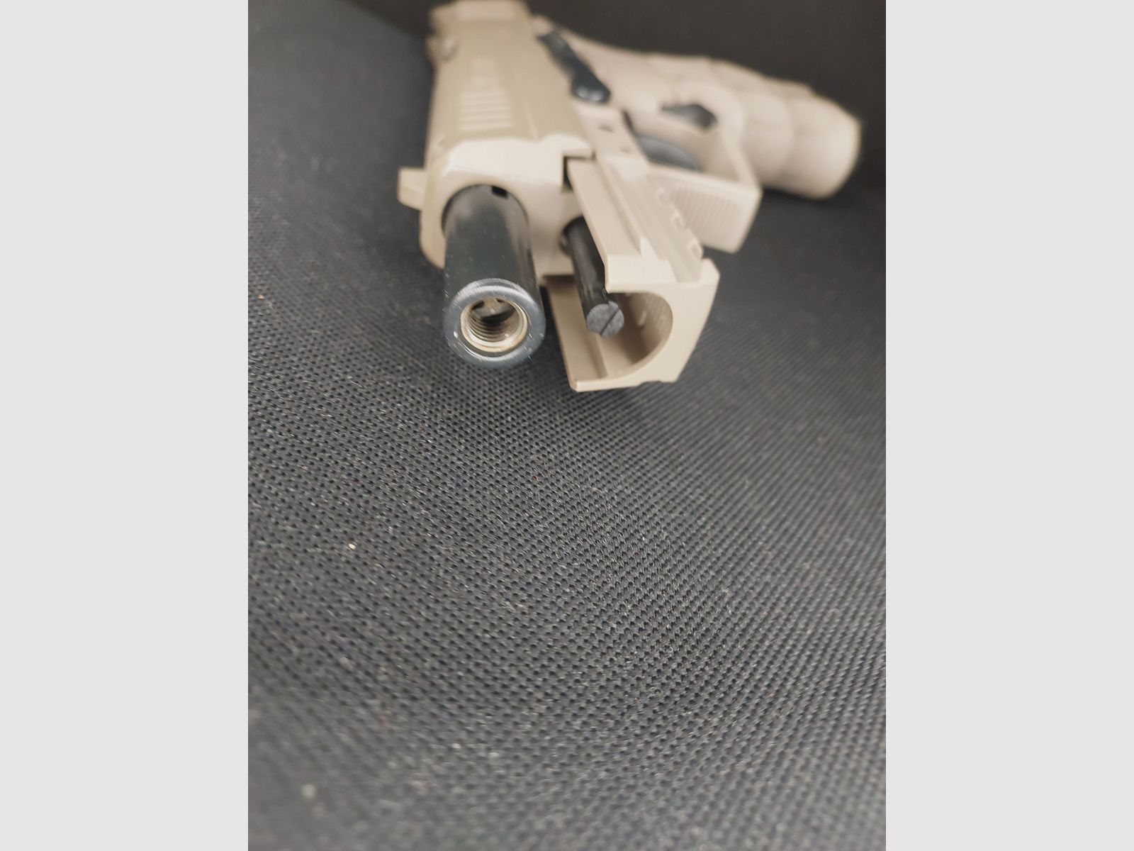 Heckler & Koch P30 Schreckschuss-pistool 9 mm P.A.K. TAN / FDE (PTB 912)