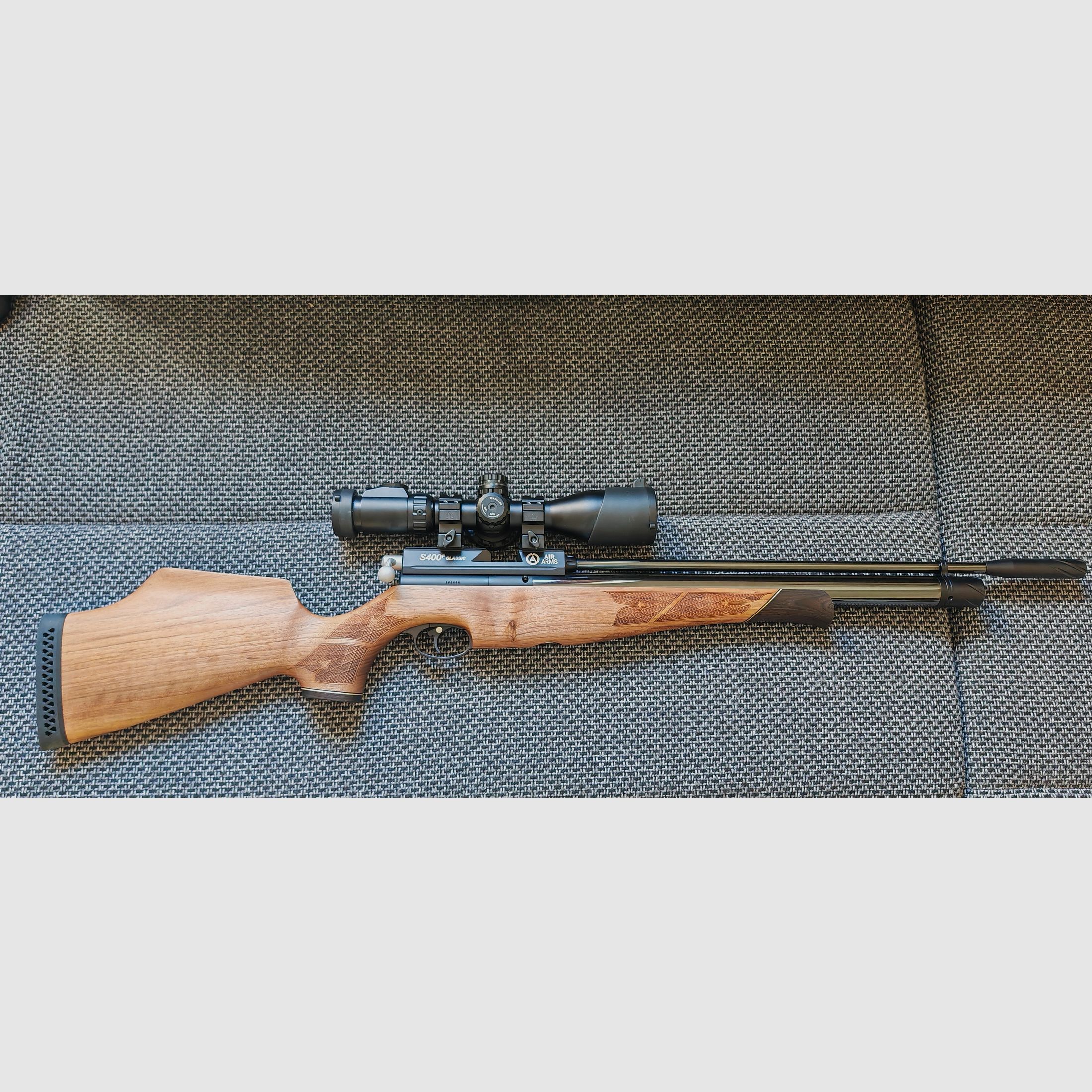 Air Arms S400 Walnuss 4,5mm, rechts, wie Neu