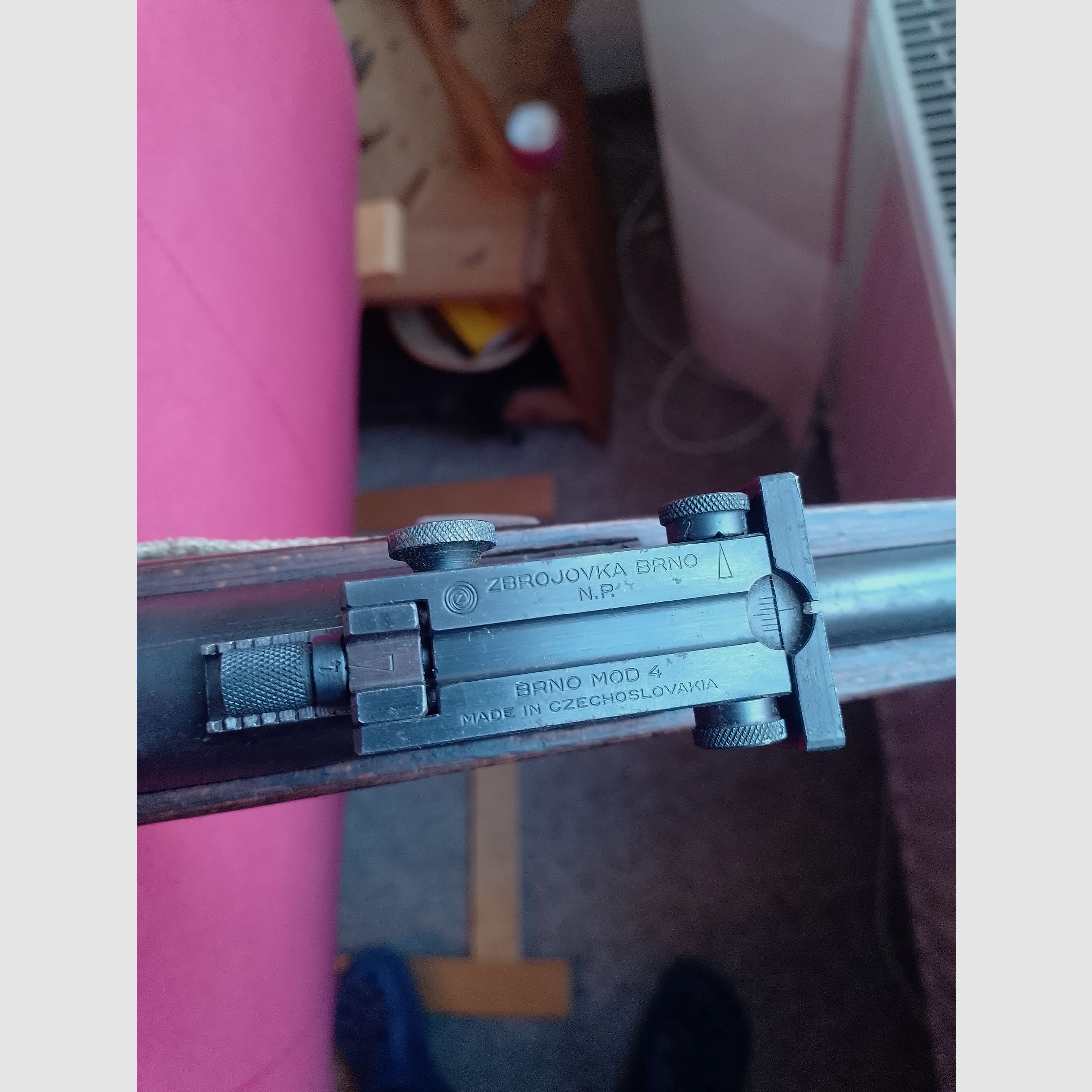 Luftgewehre 1x Haenel Sport Model 49a Cal. 4,4 und 1x  Umarex Podium CO2 Rifle Cal. 4,5