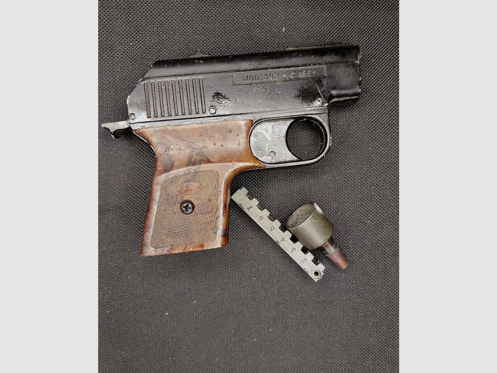 <p>pistolet de poche Umarex Mod. 302-1881 pistolet d'alarme 6 mm Flobert (PTB 313)</p>