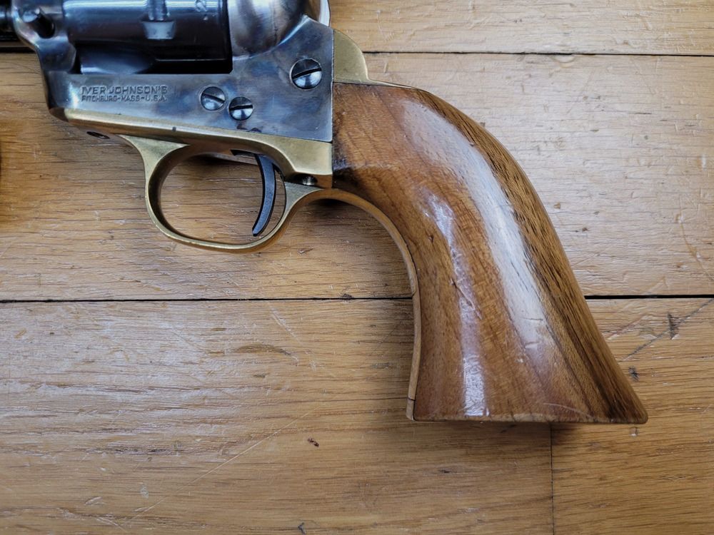Revolver Iver Johnson Deluxe Target – 2 barillets 22LR et 22Mag – Single Action Army par Uberti – Arme de 1978 – Carcasse type scout – 100% acier – Platine à barre de transfert et 4 clics comme sur un vrai – Canon 5 pouces ¼ miroir– Visée réglable – TBE+ !, image 3 sur 22