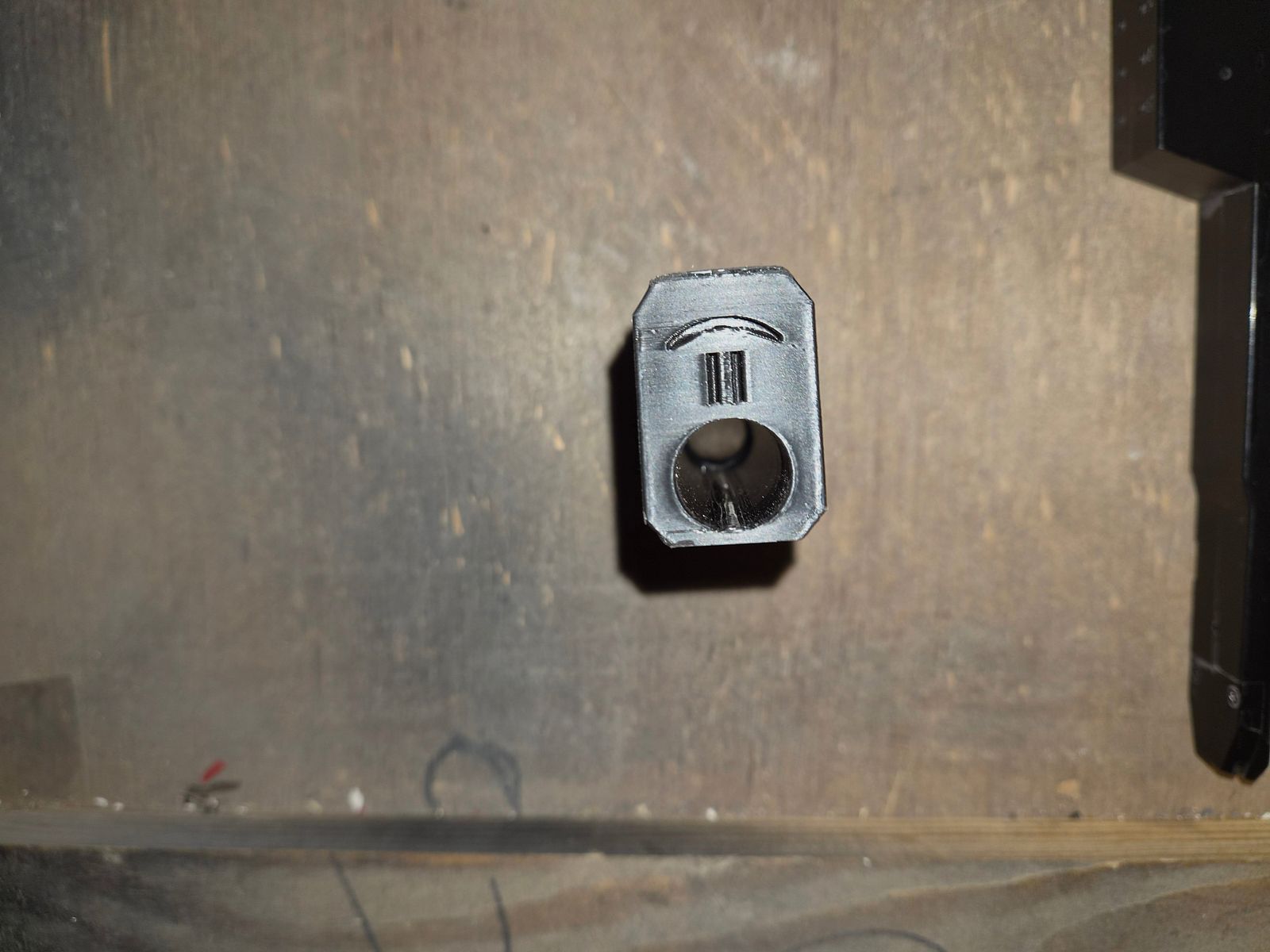 Novritsch SSE-18 mit Supressor und 3 Magazinen