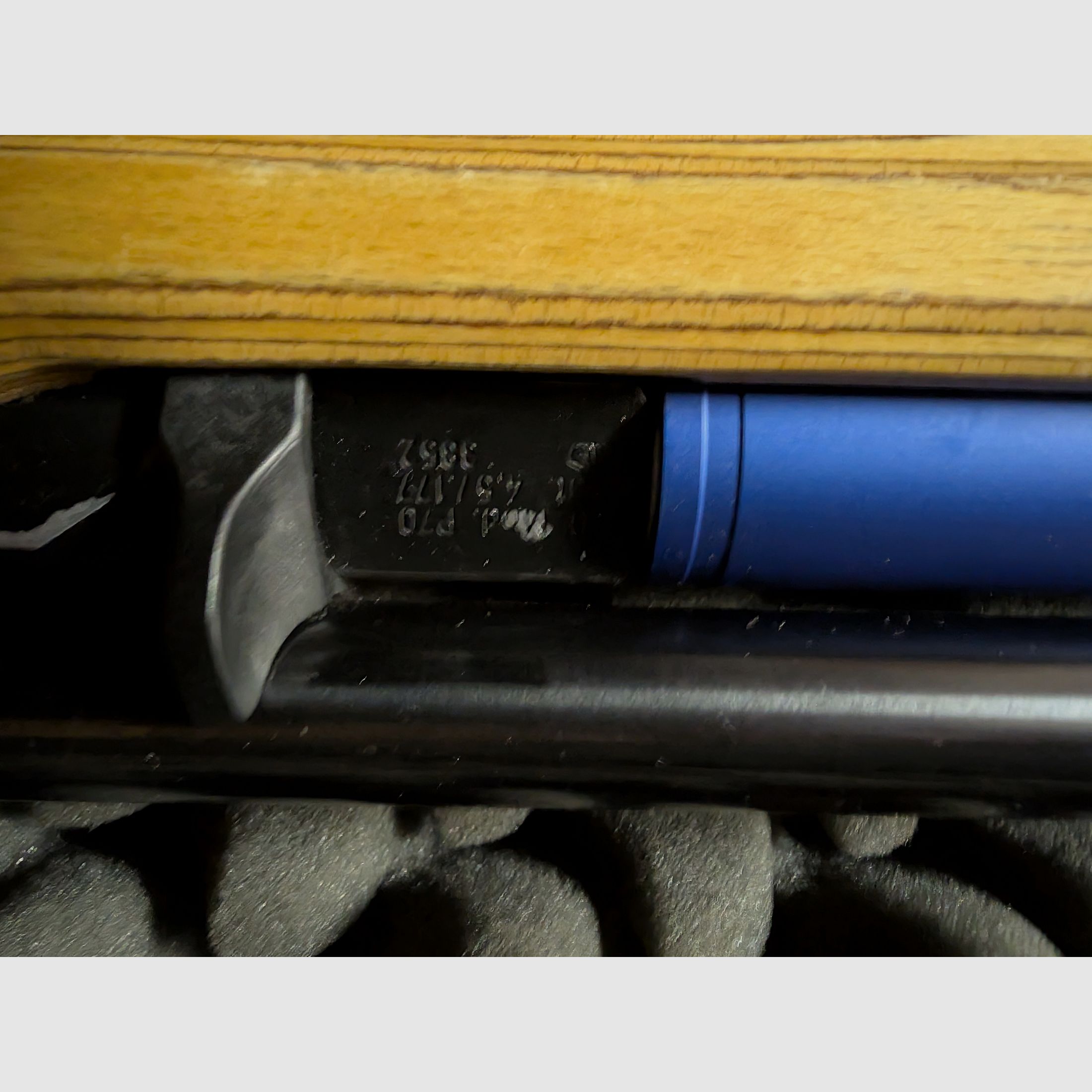 Feinwerkbau Matchairgun P 70 con calcio sinistro