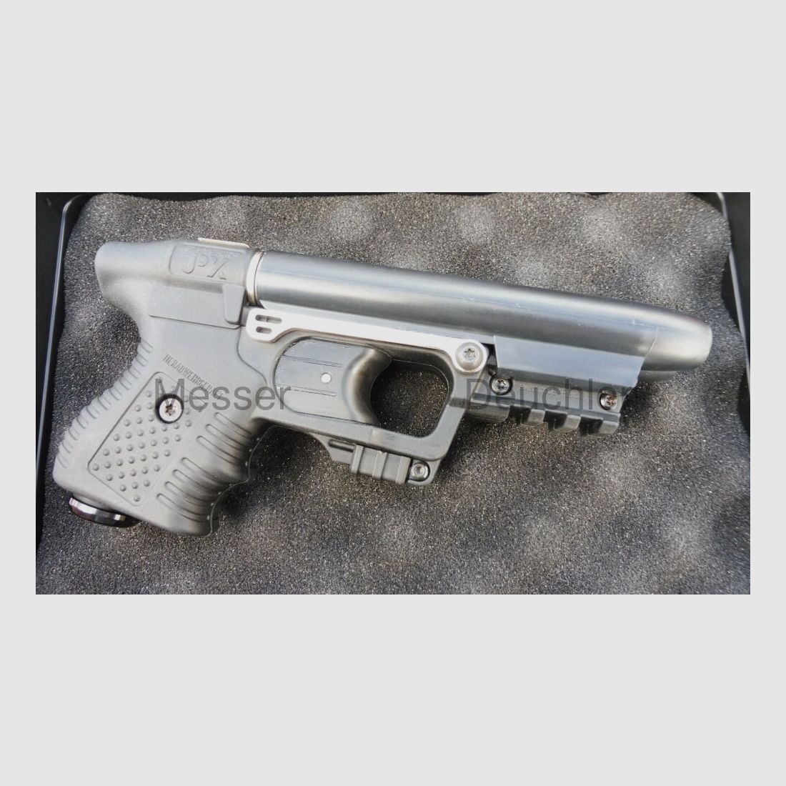 Piexon JPX Jet Defender pepper gun with laser self-defense device