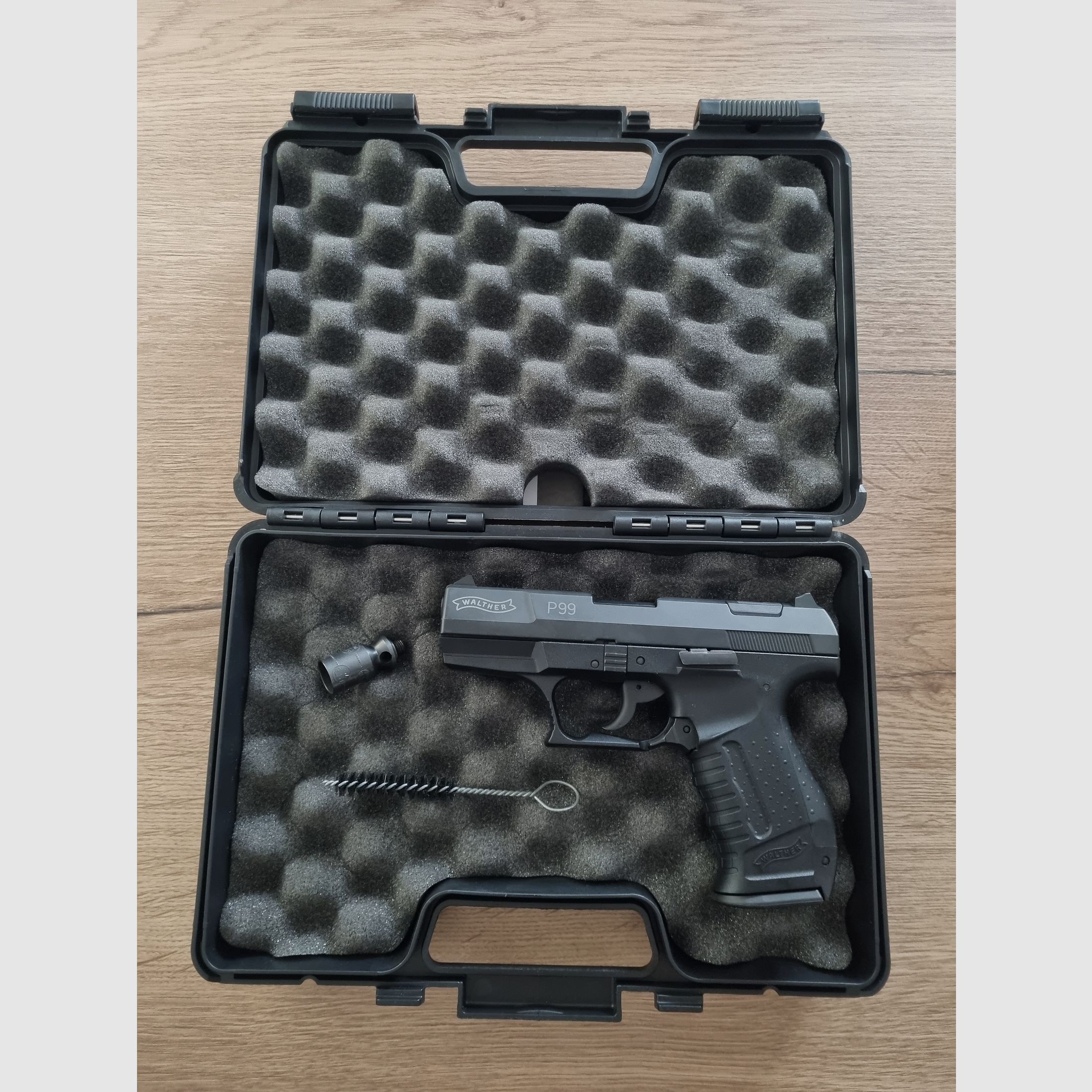 Walther P99 cal. 9 mm P.A.K. (blank-firing weapon)