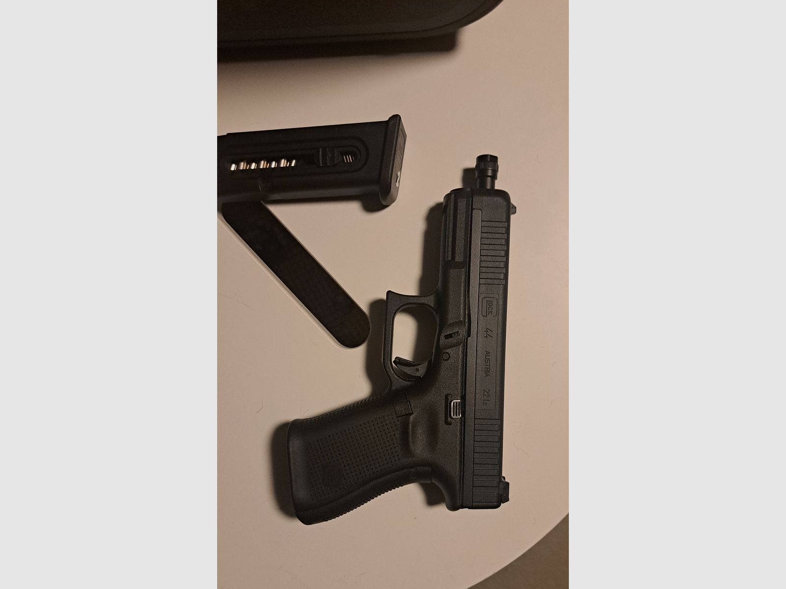 Glock 44 met schroefdraadloop