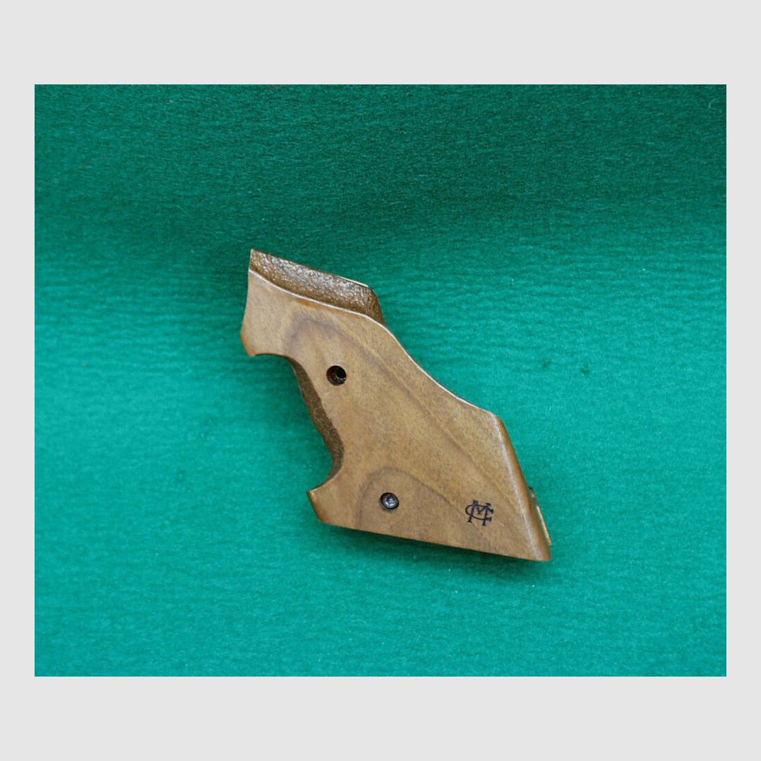 Grip panels ...for weapon without magazine