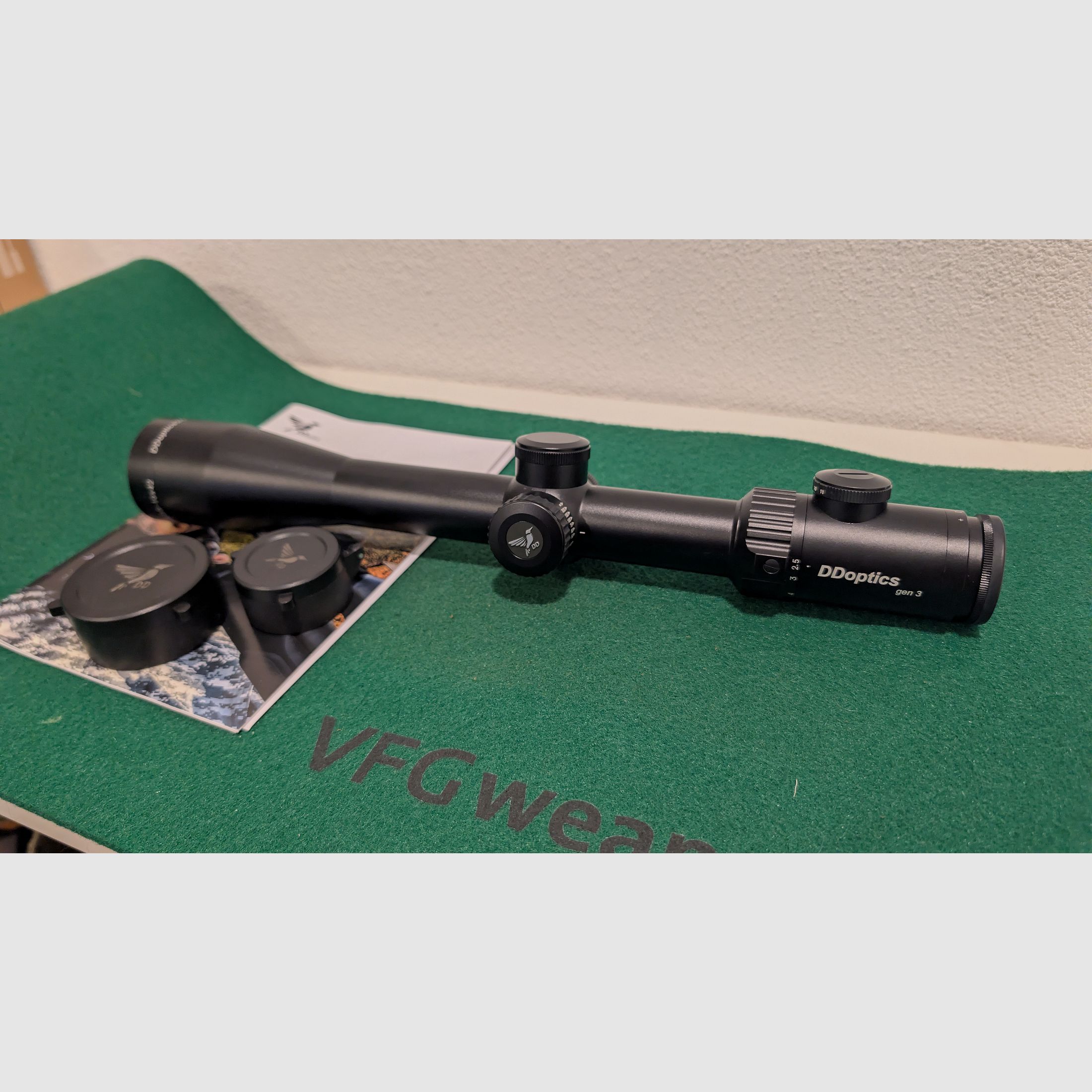 DDOptics V6 2.5-16x42 3rd Gen scope with manual red dot sight