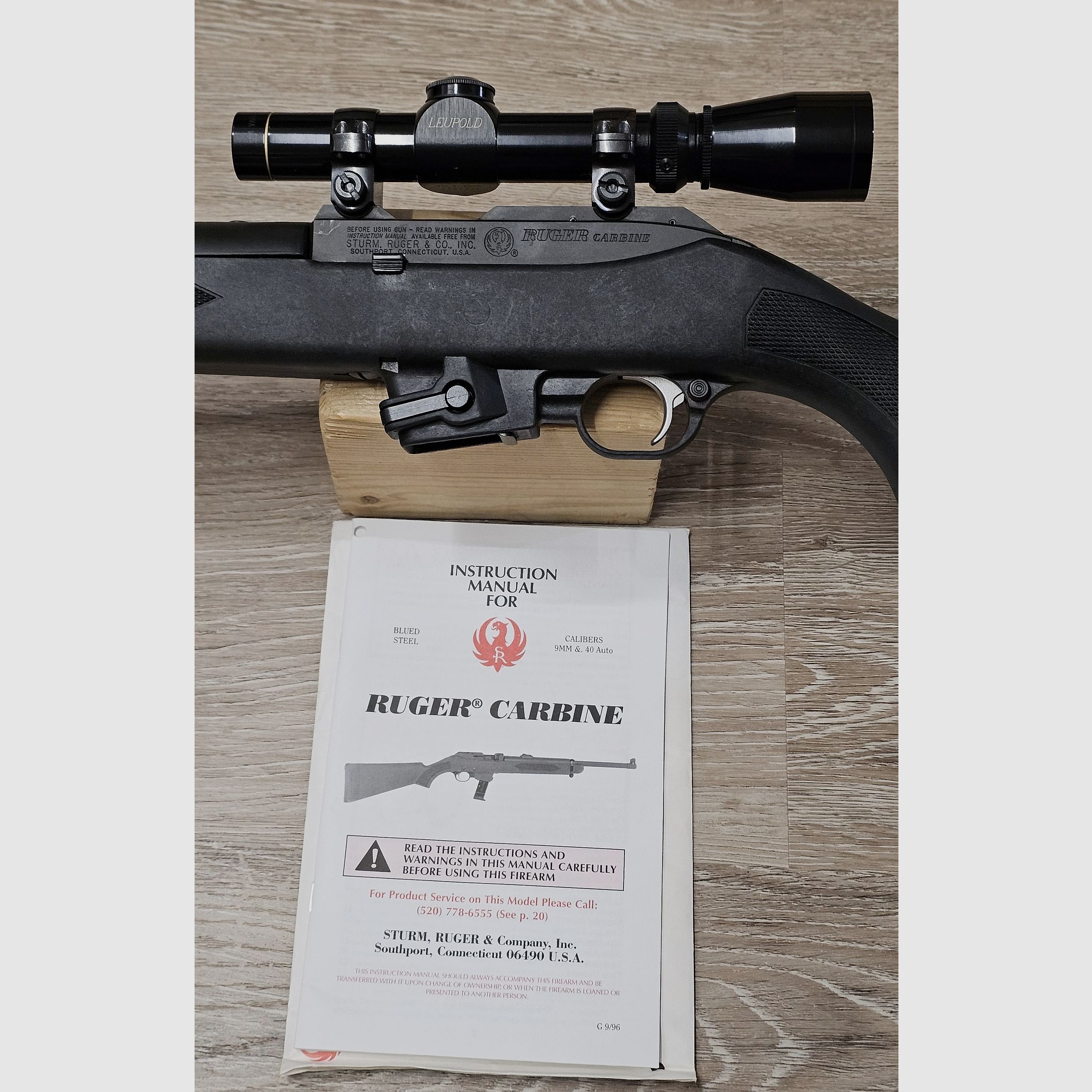 Zelflader Ruger PC9 Police Carbine 9mm Luger incl. Leupold Vari-X II 1-4x20 draadkruis-scope (eerste eigenaar, bouwjaar 1997)
