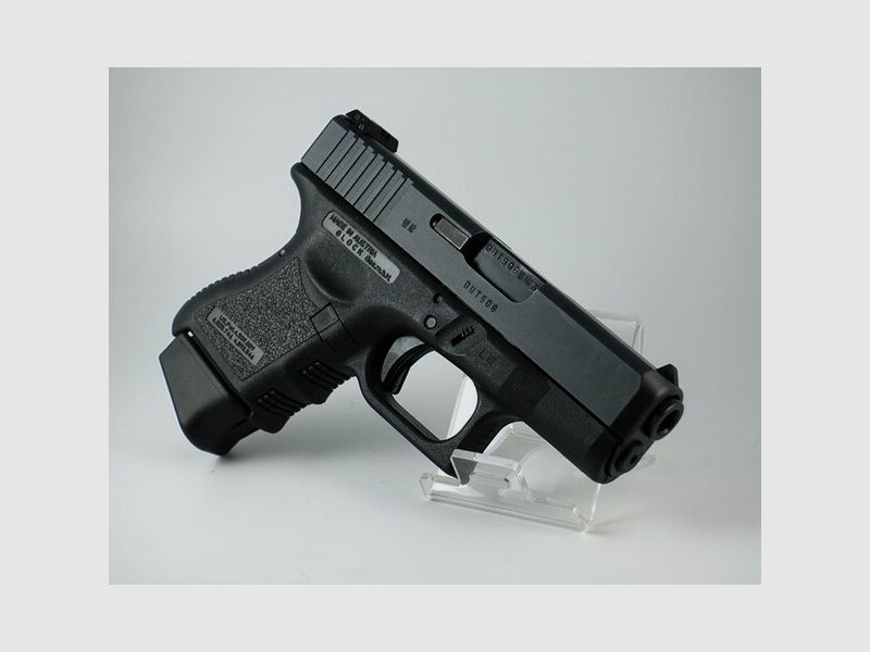 Glock 26 Gen3 mit acht Magazinen