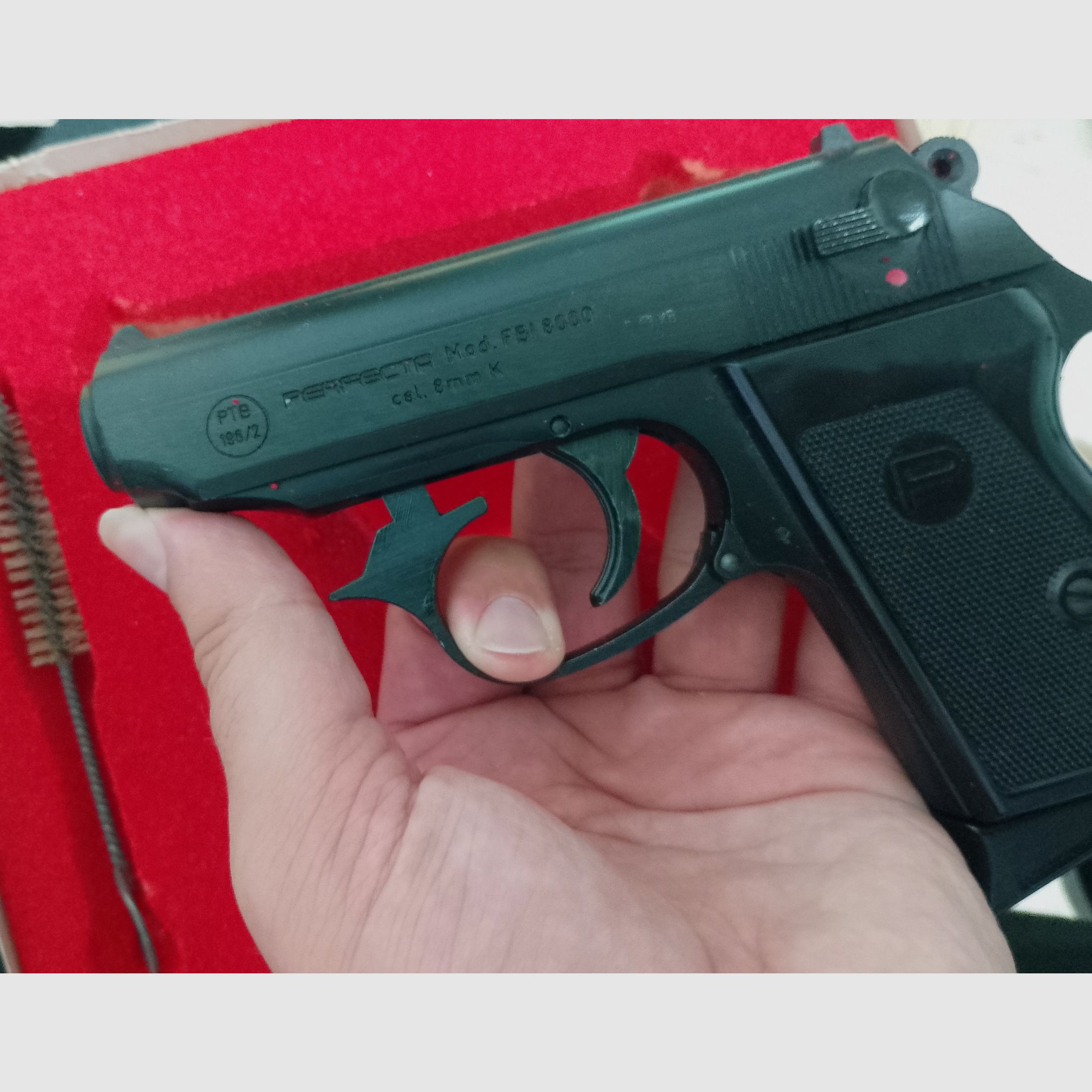 Perfecta Mod. FBI 8000 Cal. 8mm blank in PTB 196/2 in original packaging!