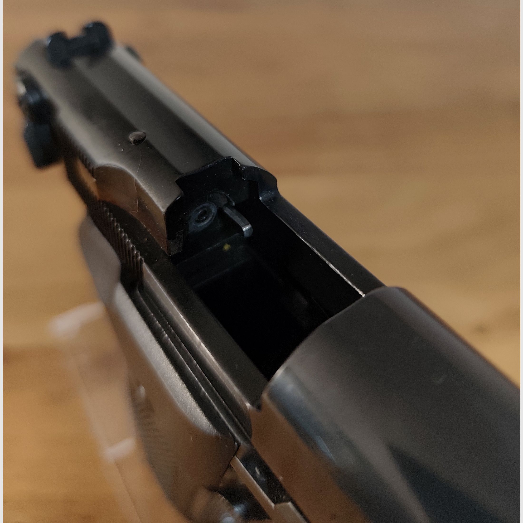 Walther P 88 Compact altes Model Goldschrift PTB 764 schwarz mit Munition