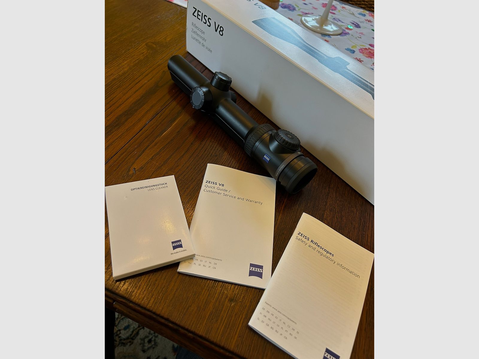 Zeiss V8 1.1 - 8 x 24 with rail, no Swarovski or Leica