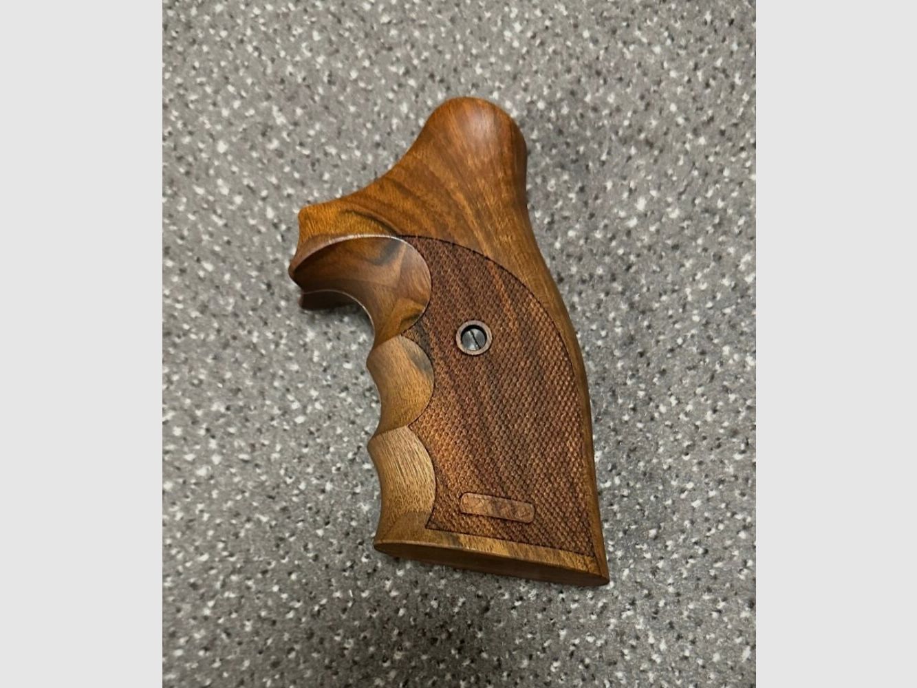 Karl Nill für Taurus Revolver M