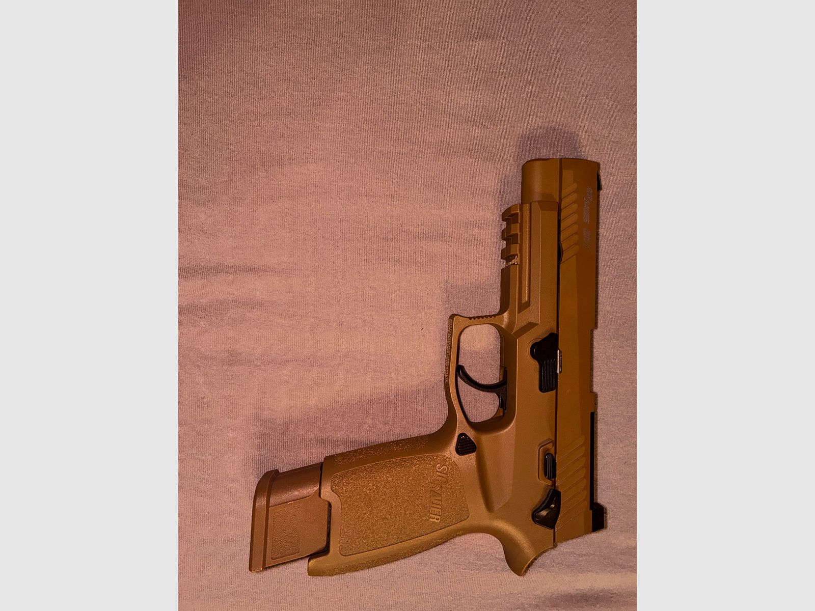 VFC Sig Sauer ProForce P320-M17 w. metal slide gas blowback 6mm BB Coyote Tan
