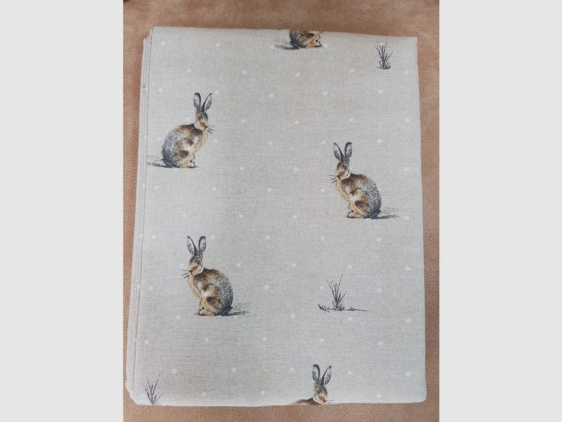 Mantel conejitos 85 x 85 cm