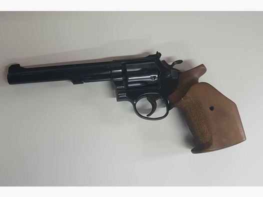 Smith & Wesson - .22lr