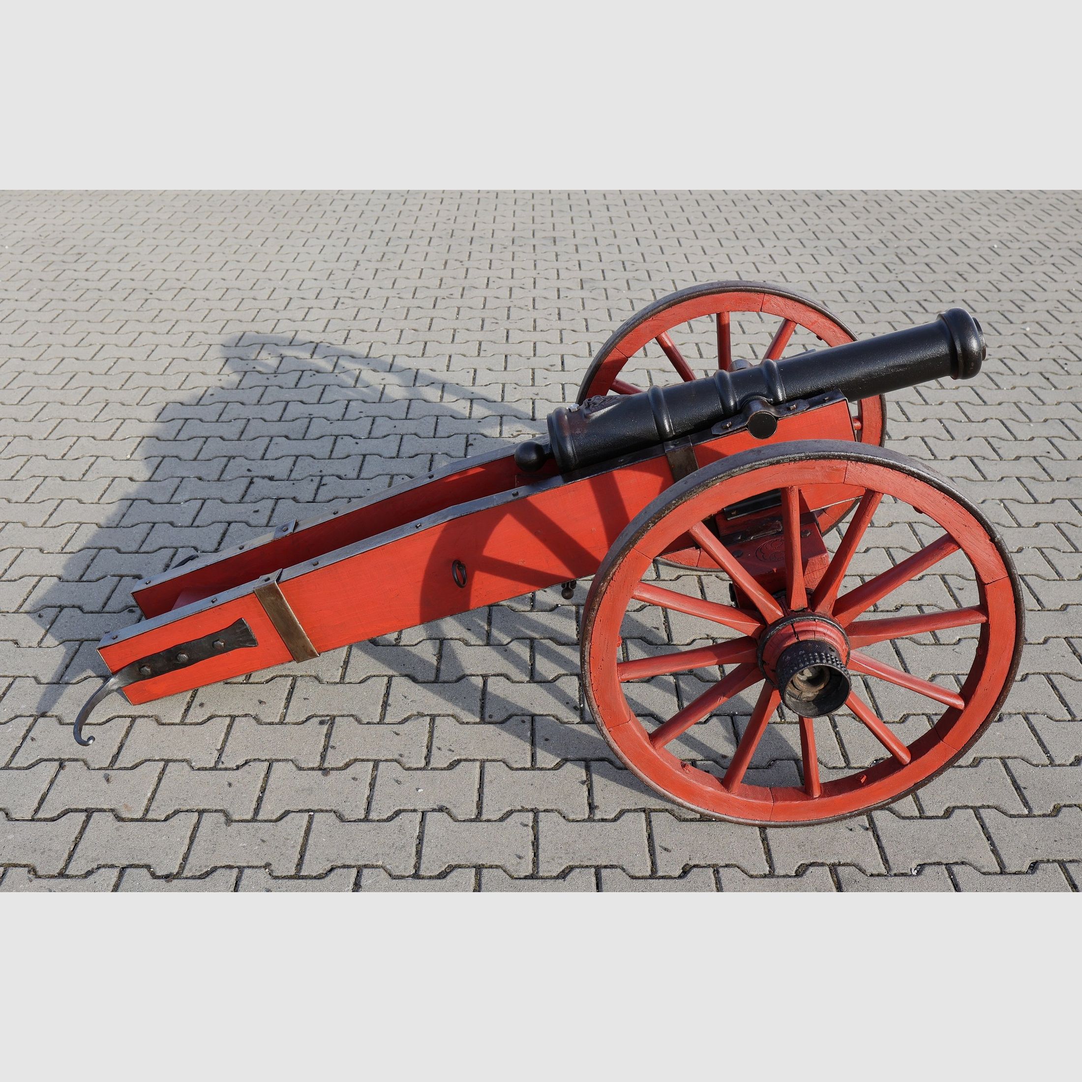 Muzzleloader cannon with proof for reenactment of the 30 Years' War with accessories