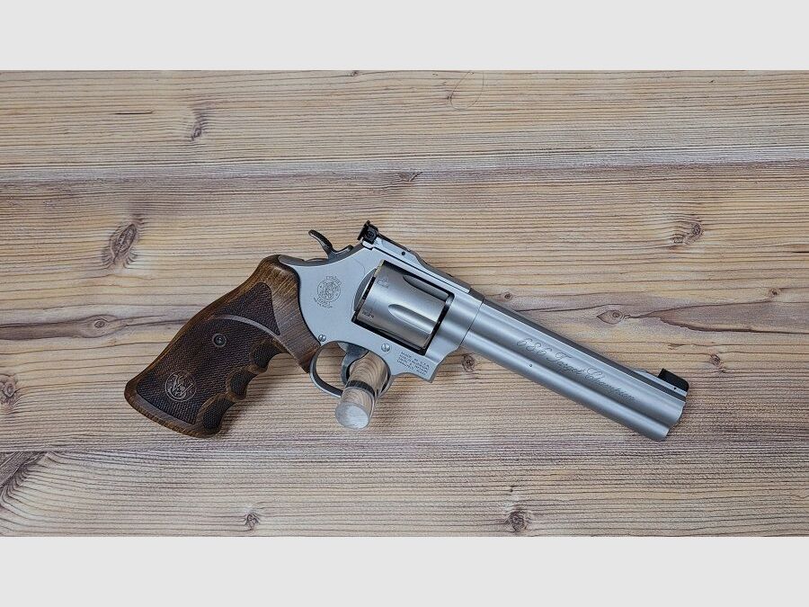 Smith & Wesson 686 Target Champion 6" - stainless matt