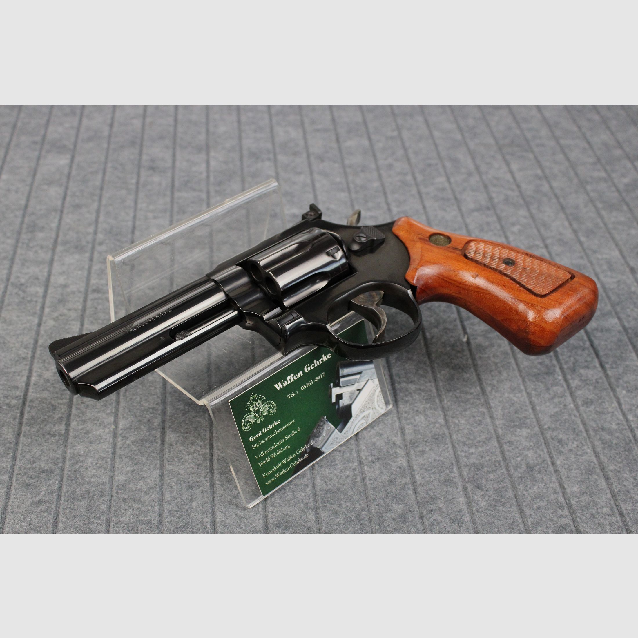 Taurus Brasil Mod. 669 .357 Mag. 4" Revólver