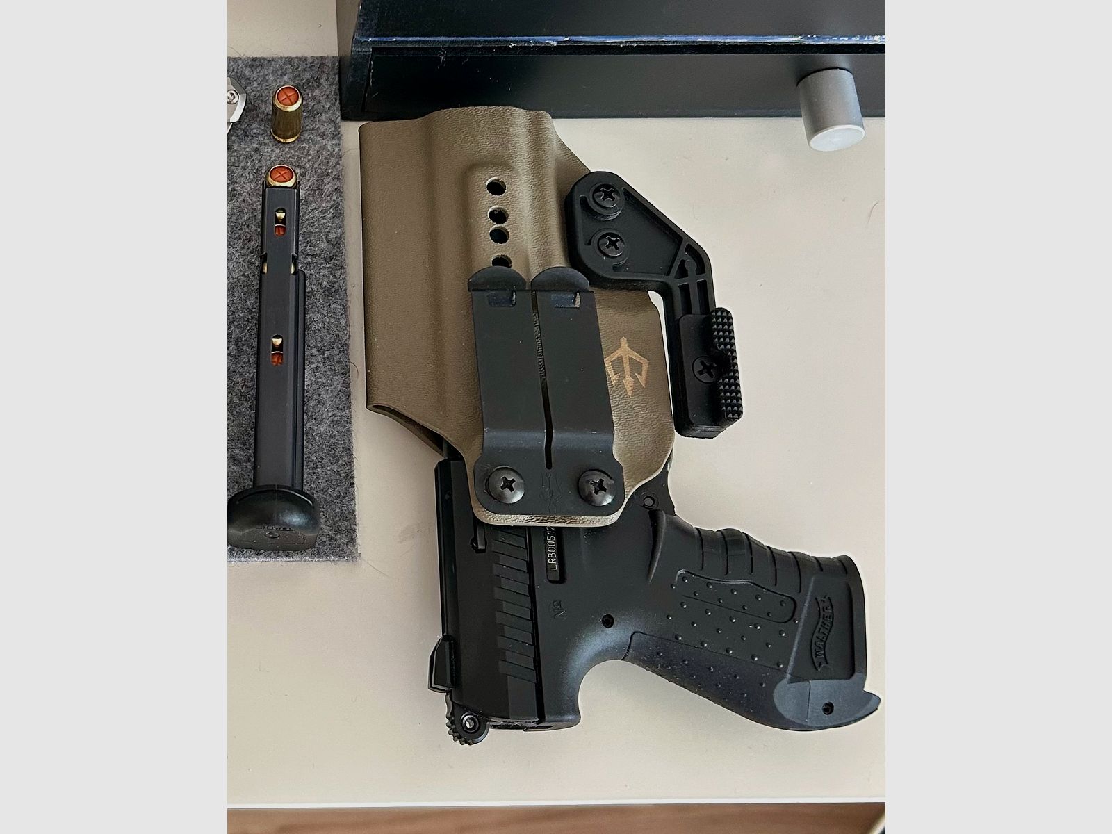  Walther P22 Ready Schreckschuss Pistole 9 mm P.A.K brüniert & Black Trident IWB Holster