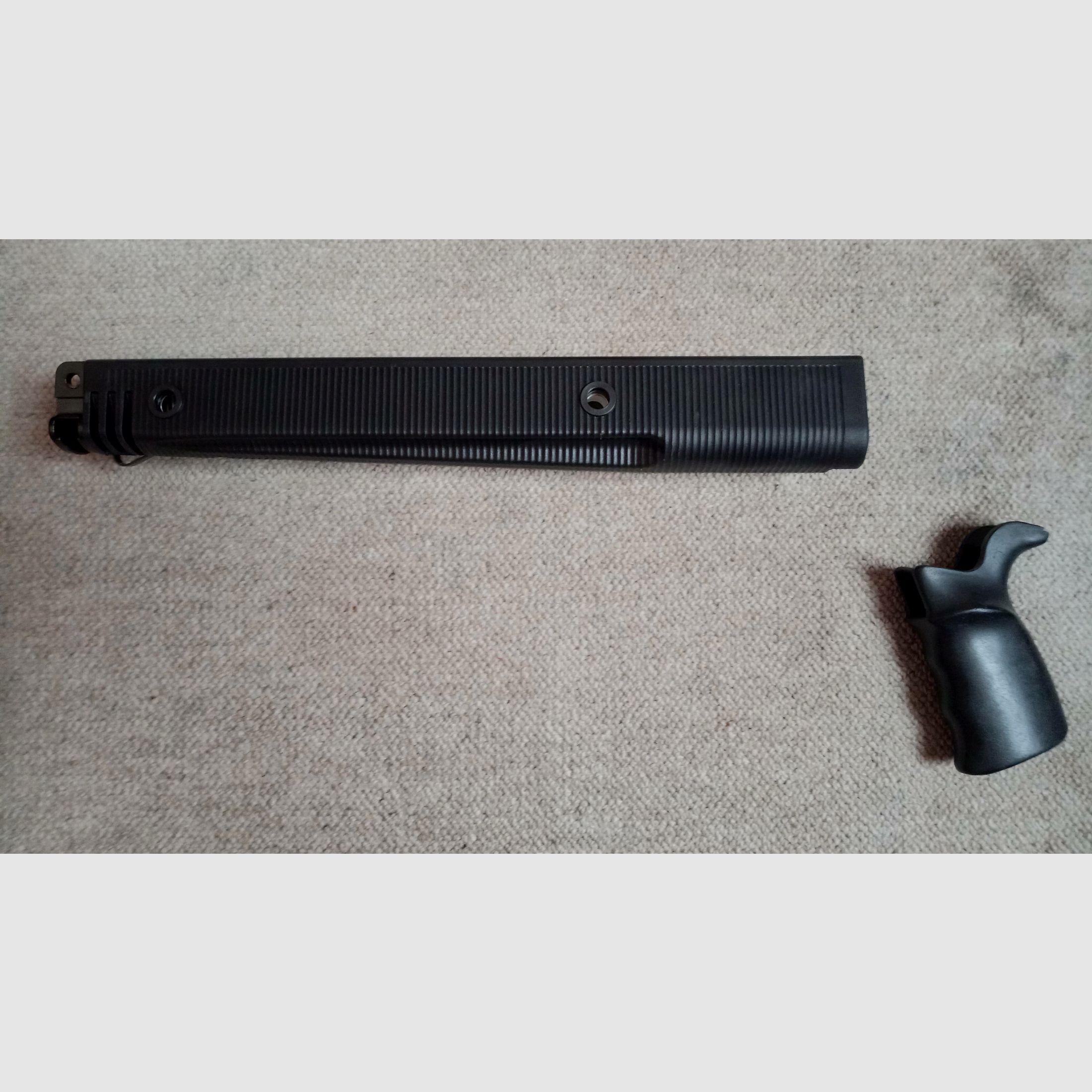 Moderner AC Unity G3 Trapezhandschutz  & Pistolengriff in Schwarz  - Aftermarket Wide Handguard