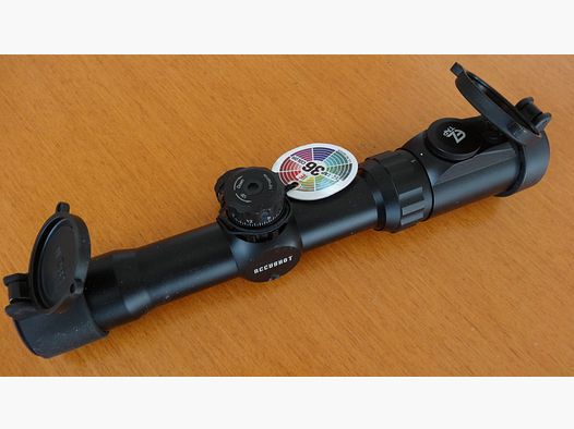 UTG-Leapers UTG-Leapers 1-8X28mm CQB scope, 36-color Circle-Dot