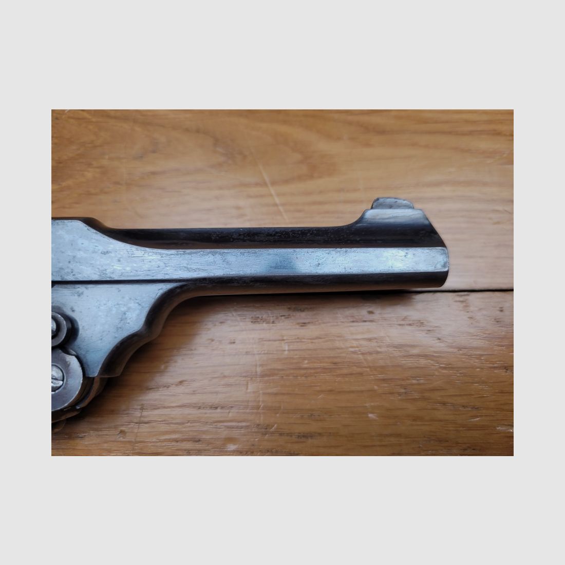 Sehr schöner Revolver Webley & Scott MKIII – Kaliber 38 /38S&W – hervorragende Fertigung aus Birmingham der 30er Jahre – sehr guter ästhetischer und mechanischer Zustand – sehr schöne gebrauchte Waffe in TBE +, Bild 5 von 16