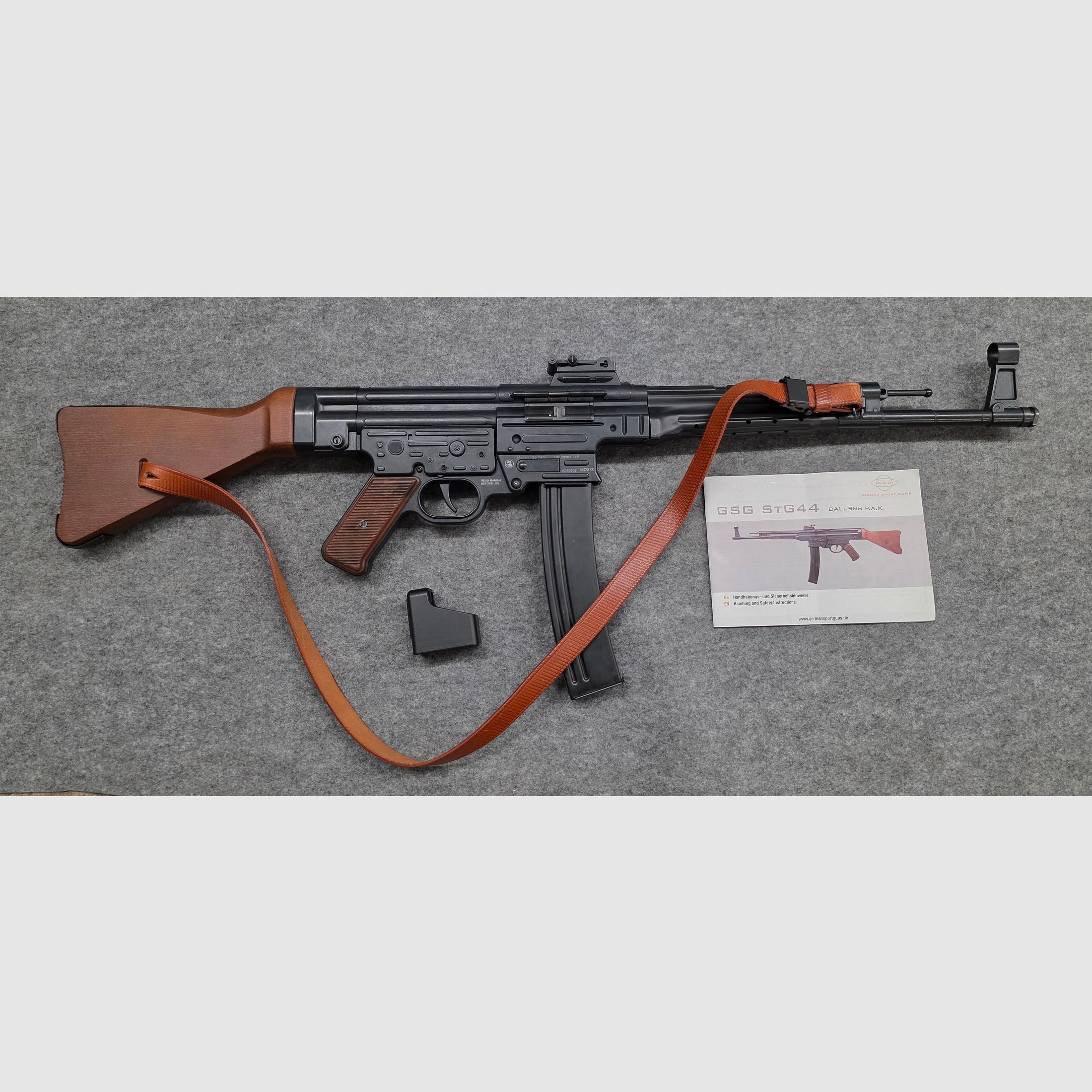 With warranty like new STG44 assault rifle caliber 9mm PAK blued PTB 1085 blank firing SRS