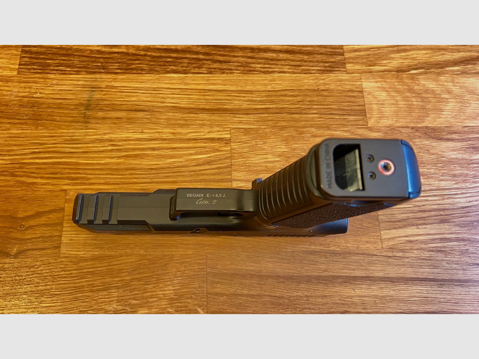 Cyma G18 / P226 / CM.030 AEP, inkl. Akku und Zubehör
