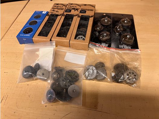 Konvolut original Gear Sets verschiedener Hersteller wie Cyma, G&G uvm