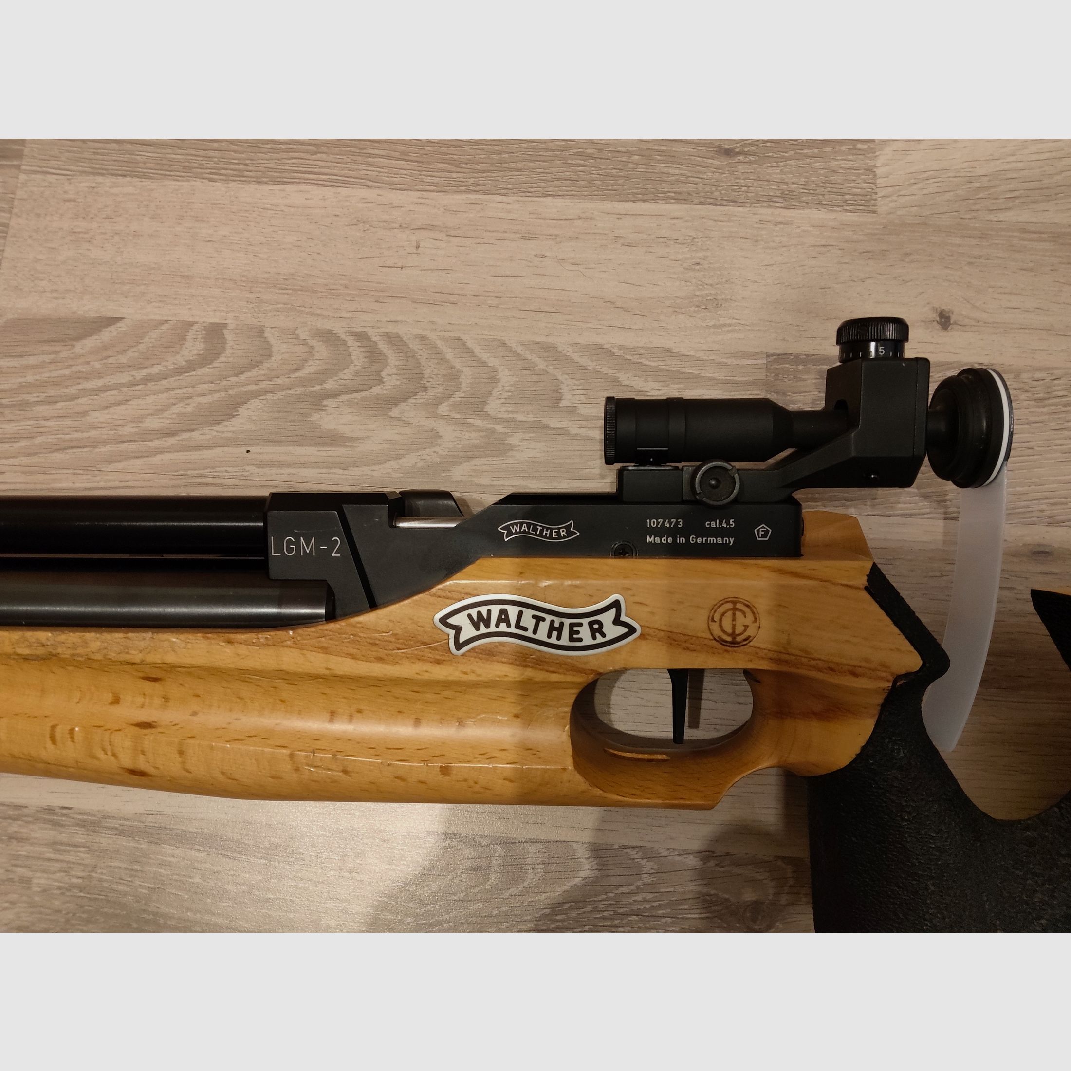 Fusil à air comprimé Walther Lgm-2