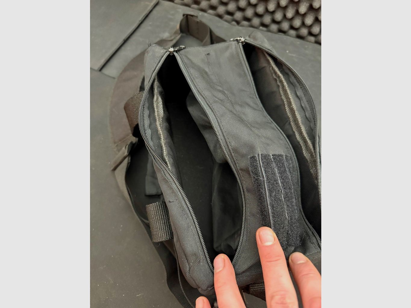 Sport and cartridge bag, stiff, padded - AST - variable interior compartment (2 small or 1 large compartment)