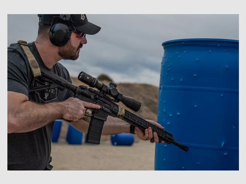 Vortex Venom Zielfernrohr 3-15x44 FFP EBR-7C MOA