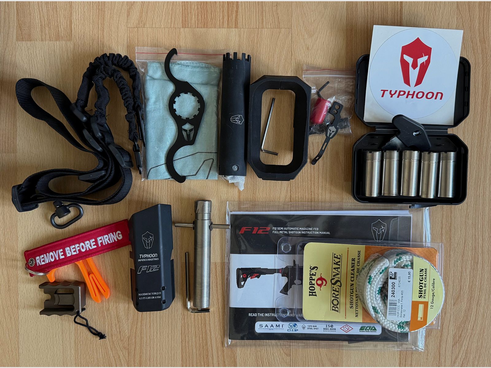 Typhoon F12 Maxi DC Satin escopeta semiautomática con cargador de caja