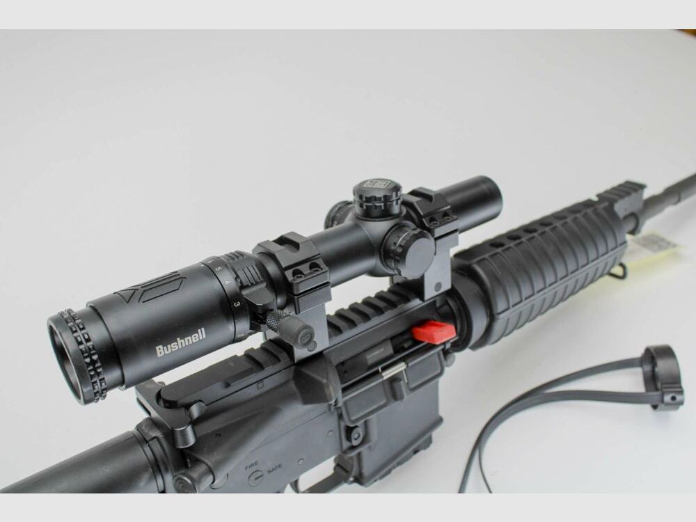 Rifle SL Windham Weaponry AR15 R16 M4 FTT calibre .223Rem con Bushnell 1-6x24 .223Rem