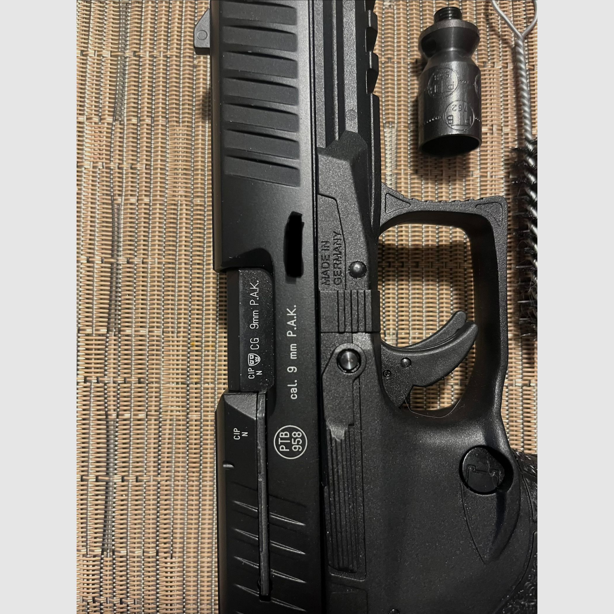 Walther PPQ M2 PTB 958 - 9 mm - P.A.K. - accessoires + munitions / pistolet à blanc, image 2 sur 5